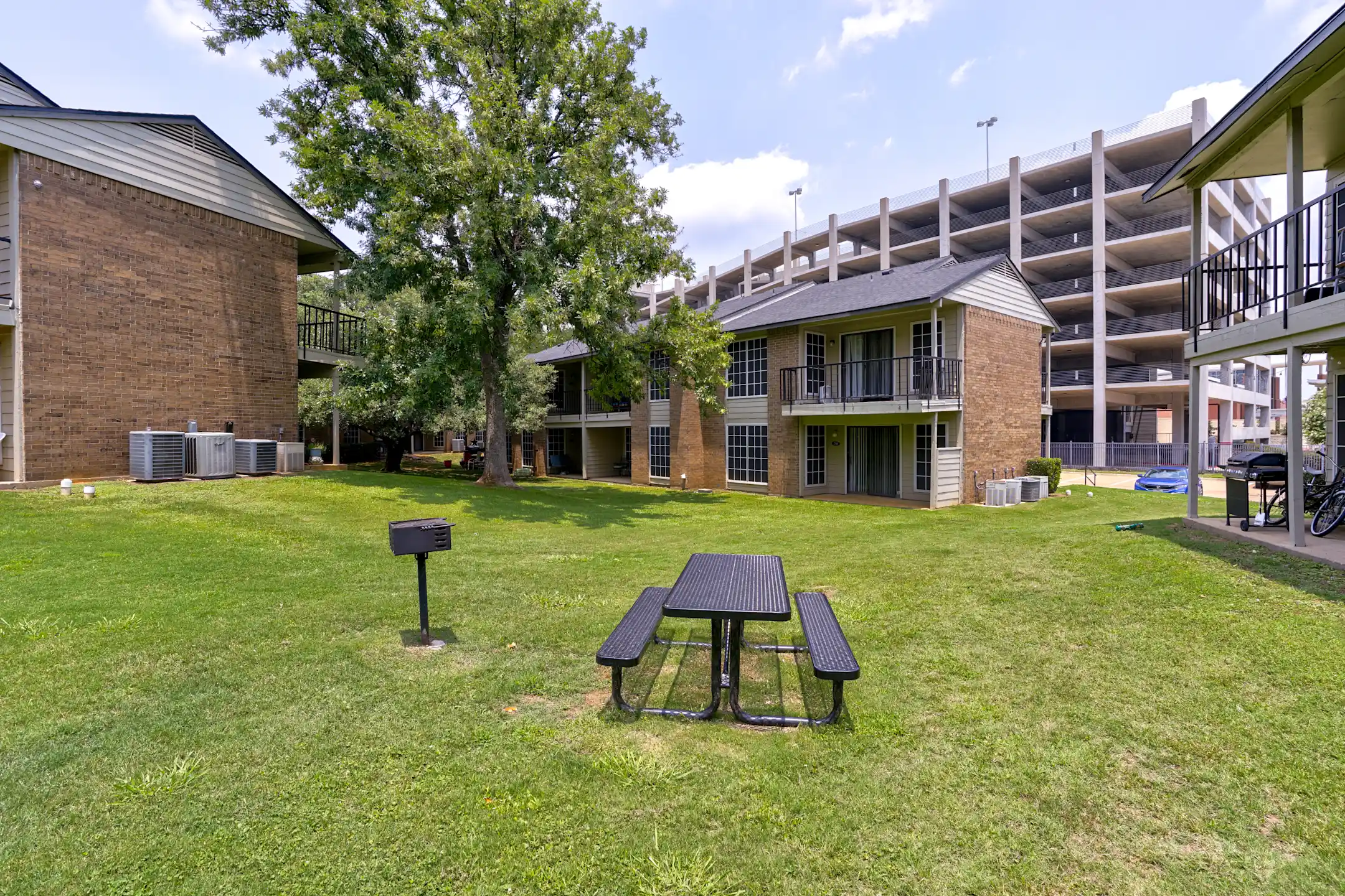 Whispering Oaks Apartments 1598 Weyland Dr North Richland Hills, TX