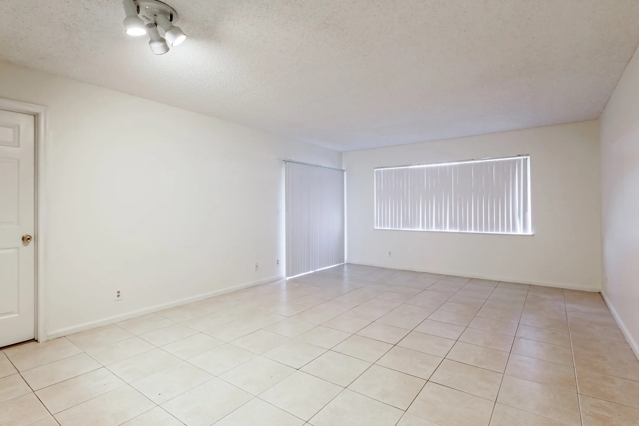 Newton Woods & Colony Oaks Apartments 6135 Newton Woods Dr West Palm Beach, FL Apartments