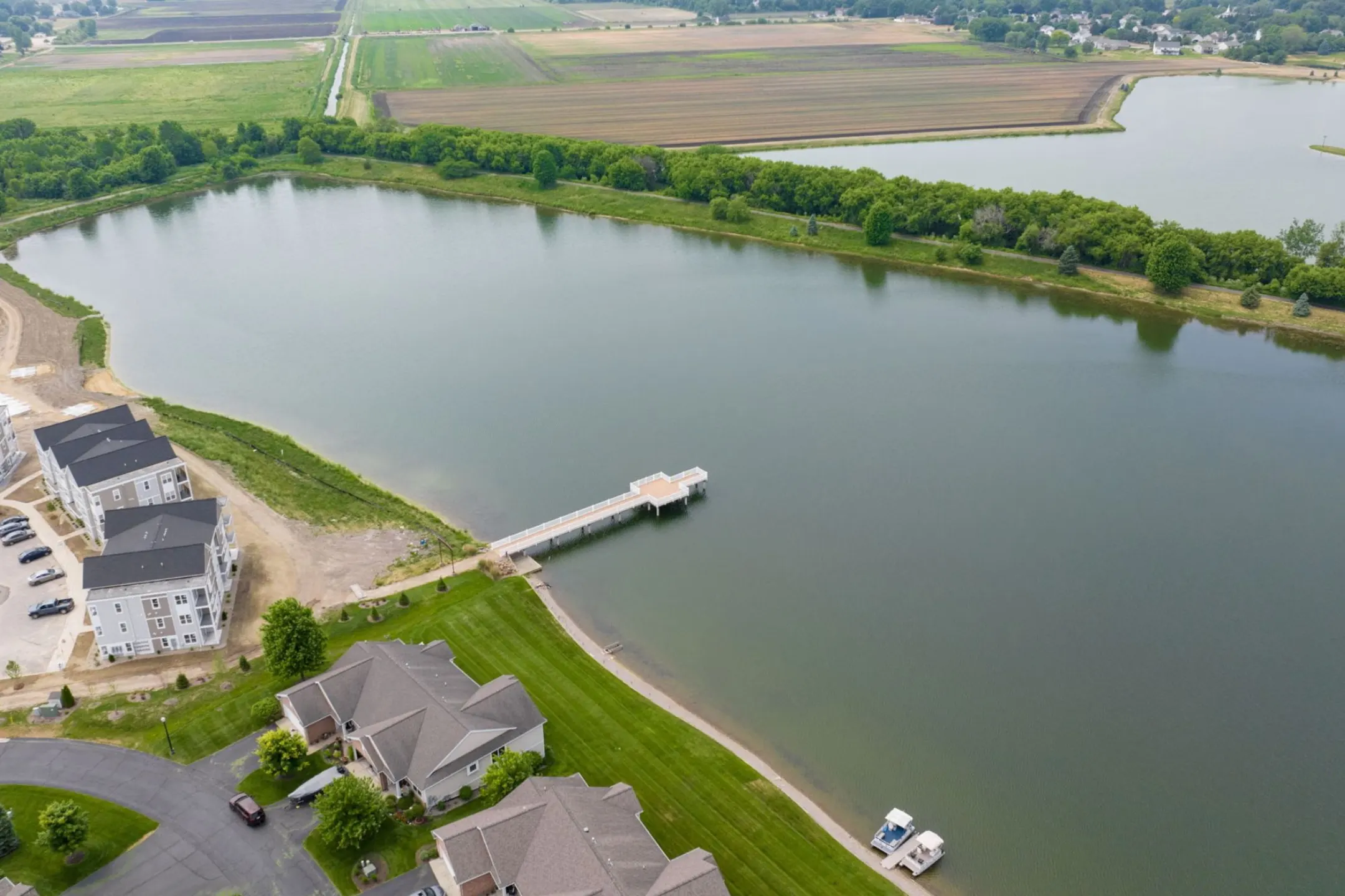 Elmwood Lake Apartments Apartments Hudsonville, MI 49426