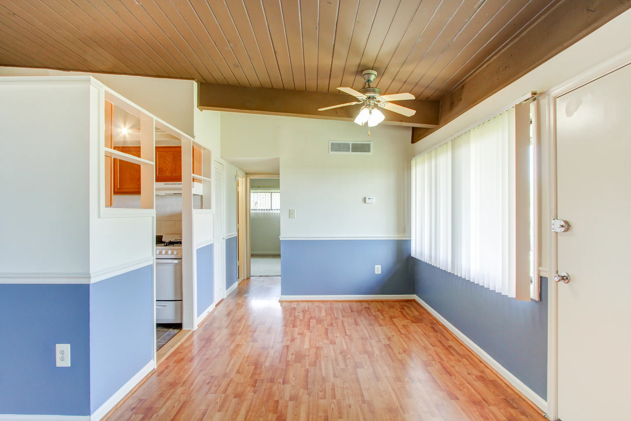 Living Room - Campus Gardens - Hyattsville, MD