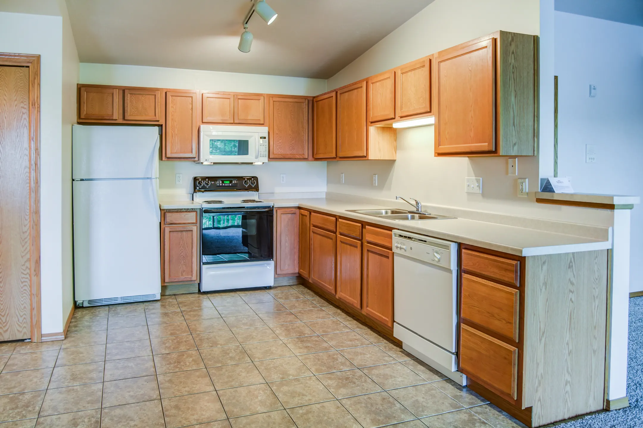 Quarry Park Apartments - De Pere, WI 54115