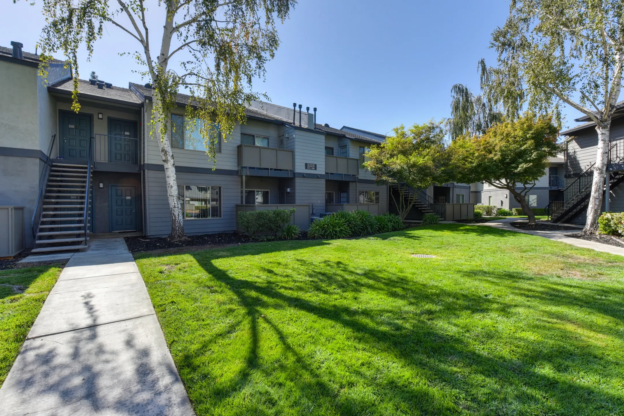Building - 3310 Apartment Homes - Sacramento, CA