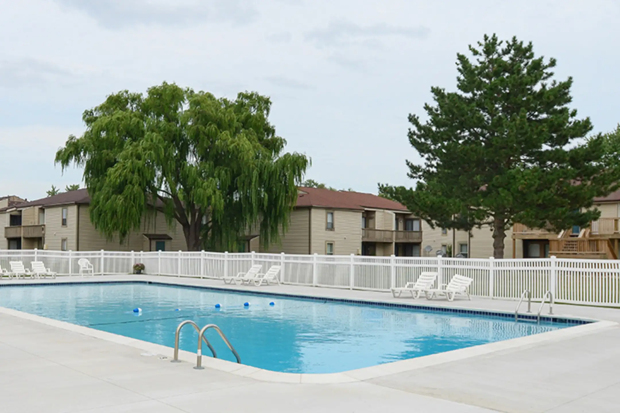 Kimberly Club Apartments Sterling Heights, MI 48310