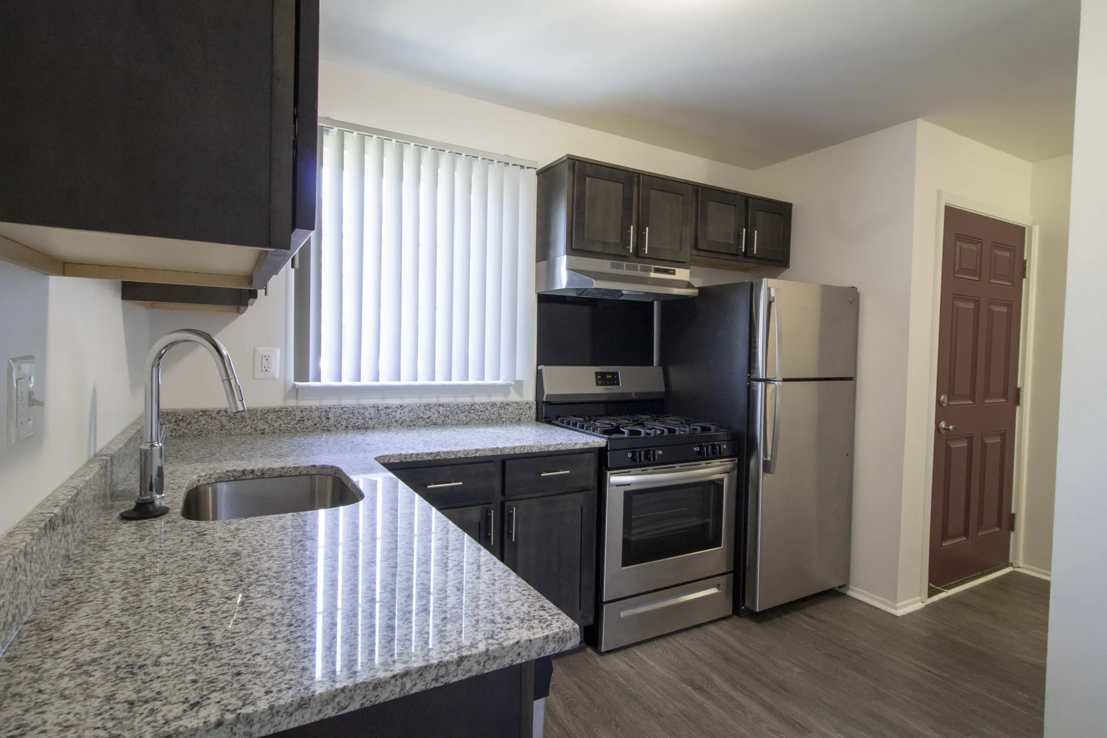 Meadowood Townhomes Apartments Canton, MI 48188