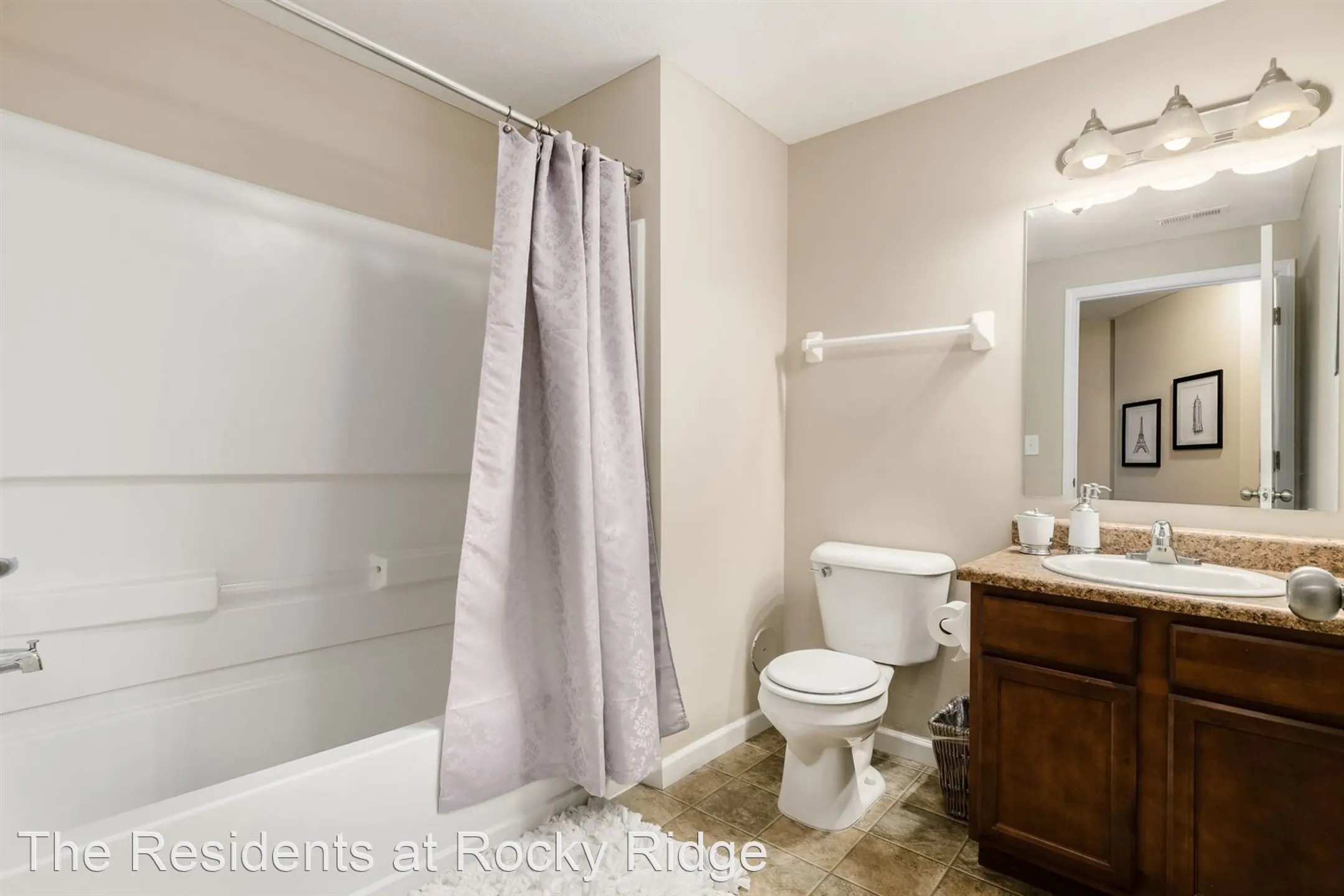 Bathroom - The Ravines At Rocky Ridge Apartments - Westerville, OH