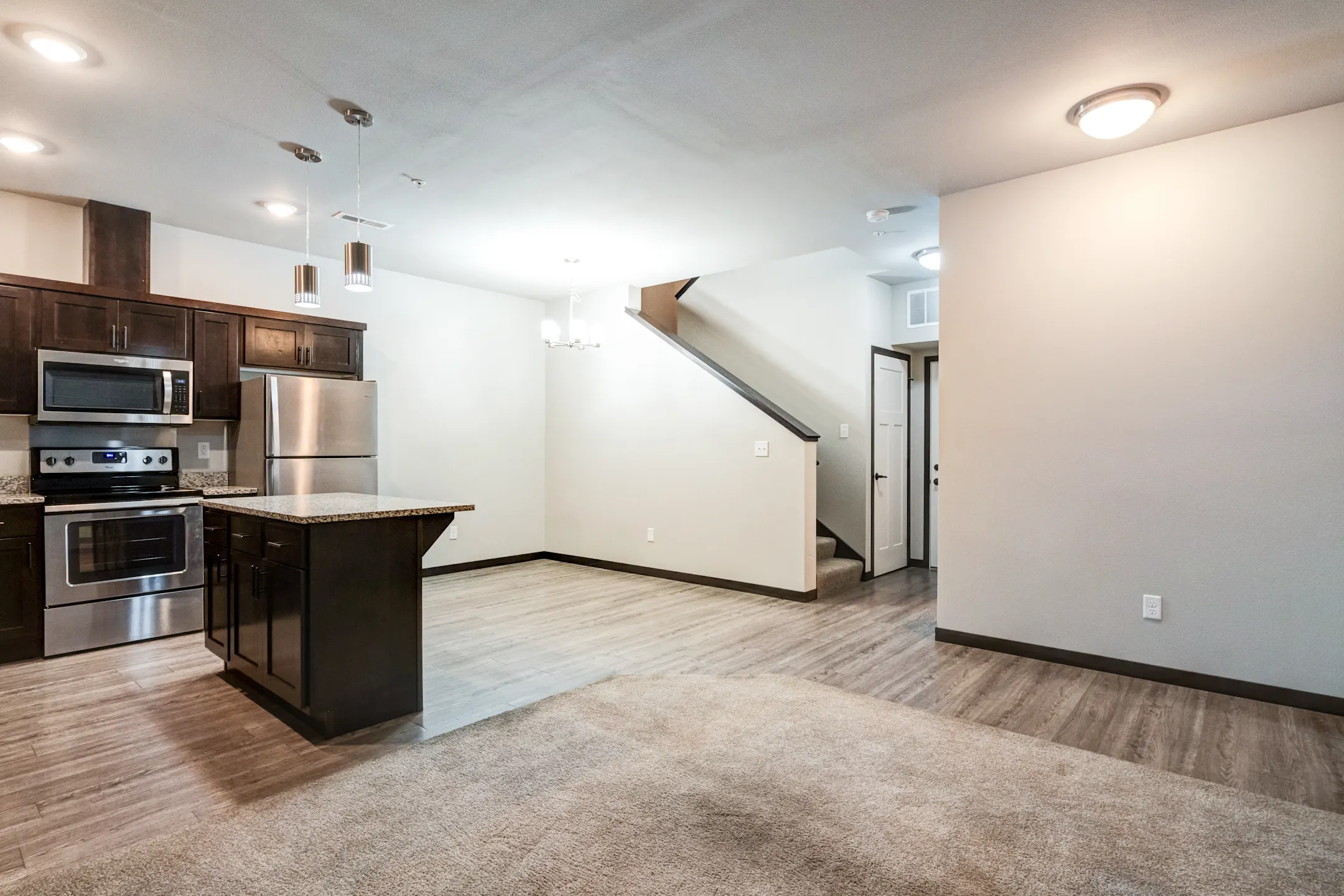 Falcon Heights Townhomes Apartments Rochester, MN 55904