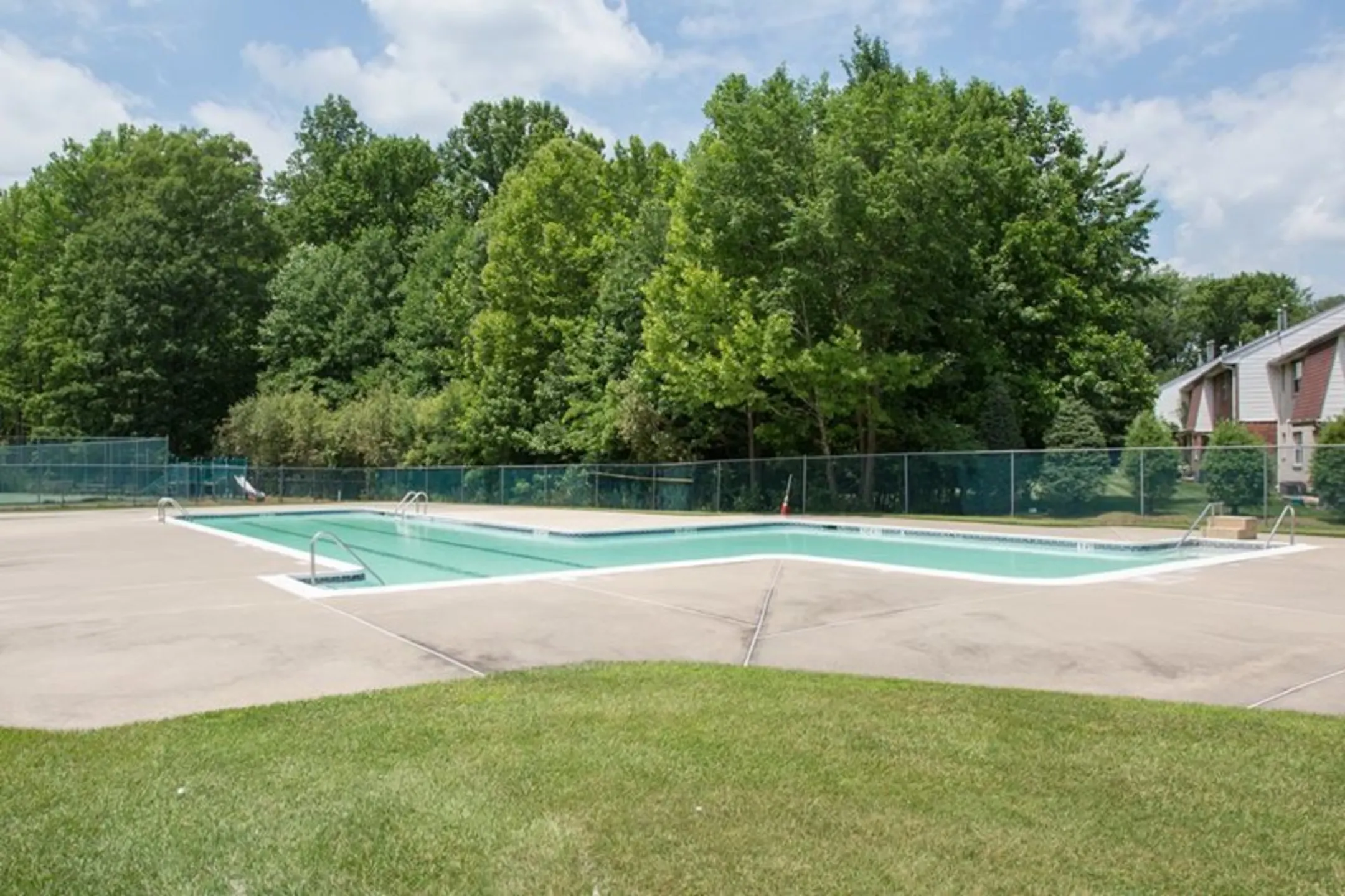 Lamberts Mill Village 333 Spruce Mill Ln Scotch Plains, NJ