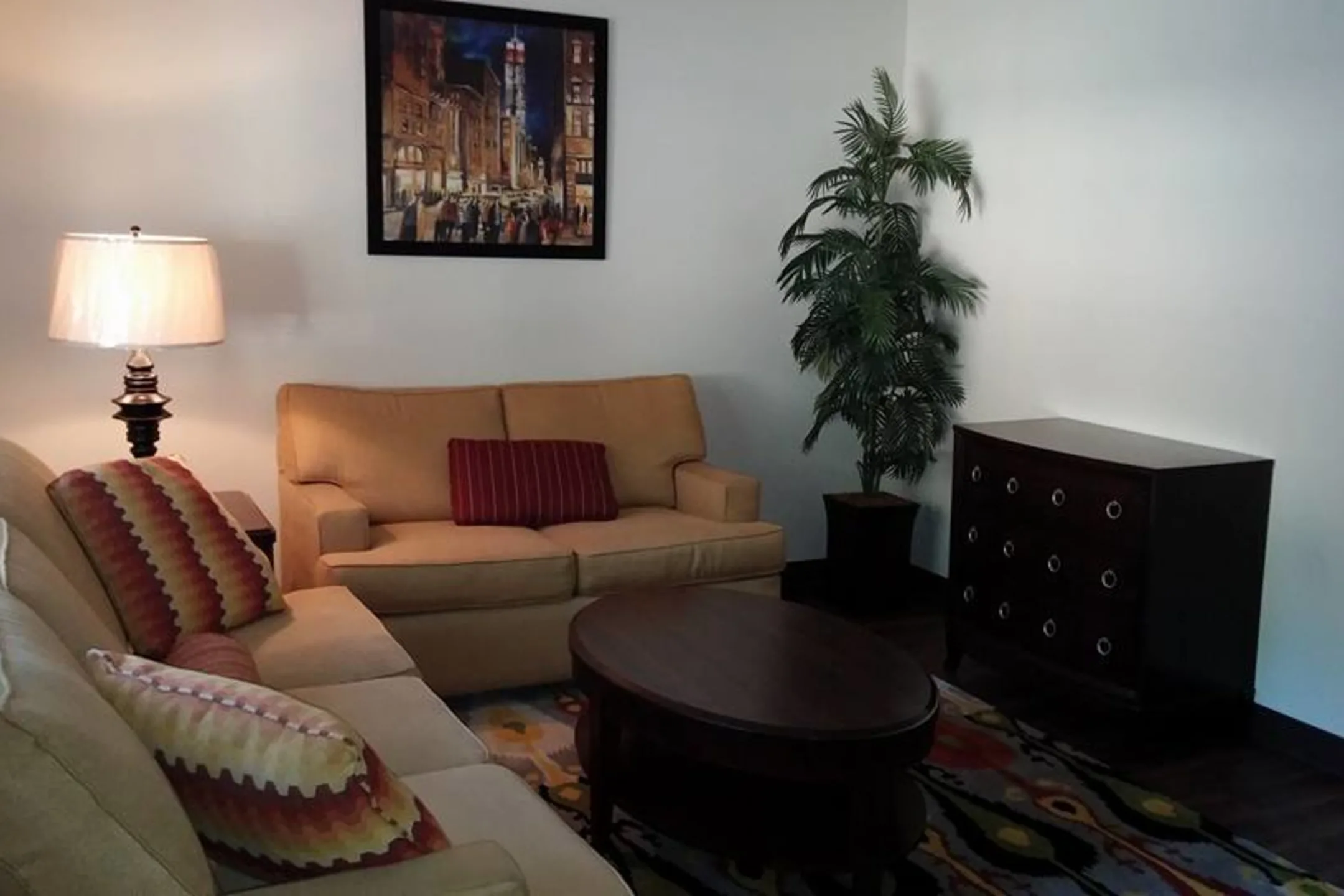Living Room - Oak Hill Apartments - Franklin, PA