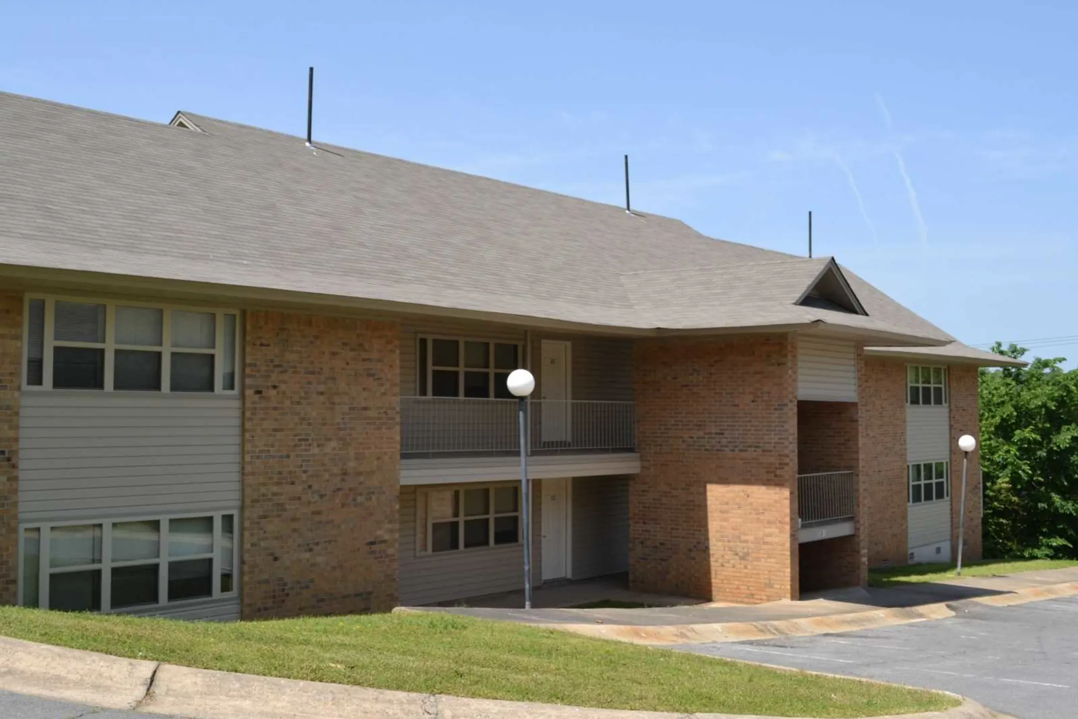 The Bluffs on McCain I & II Apartments North Little Rock, AR 72116