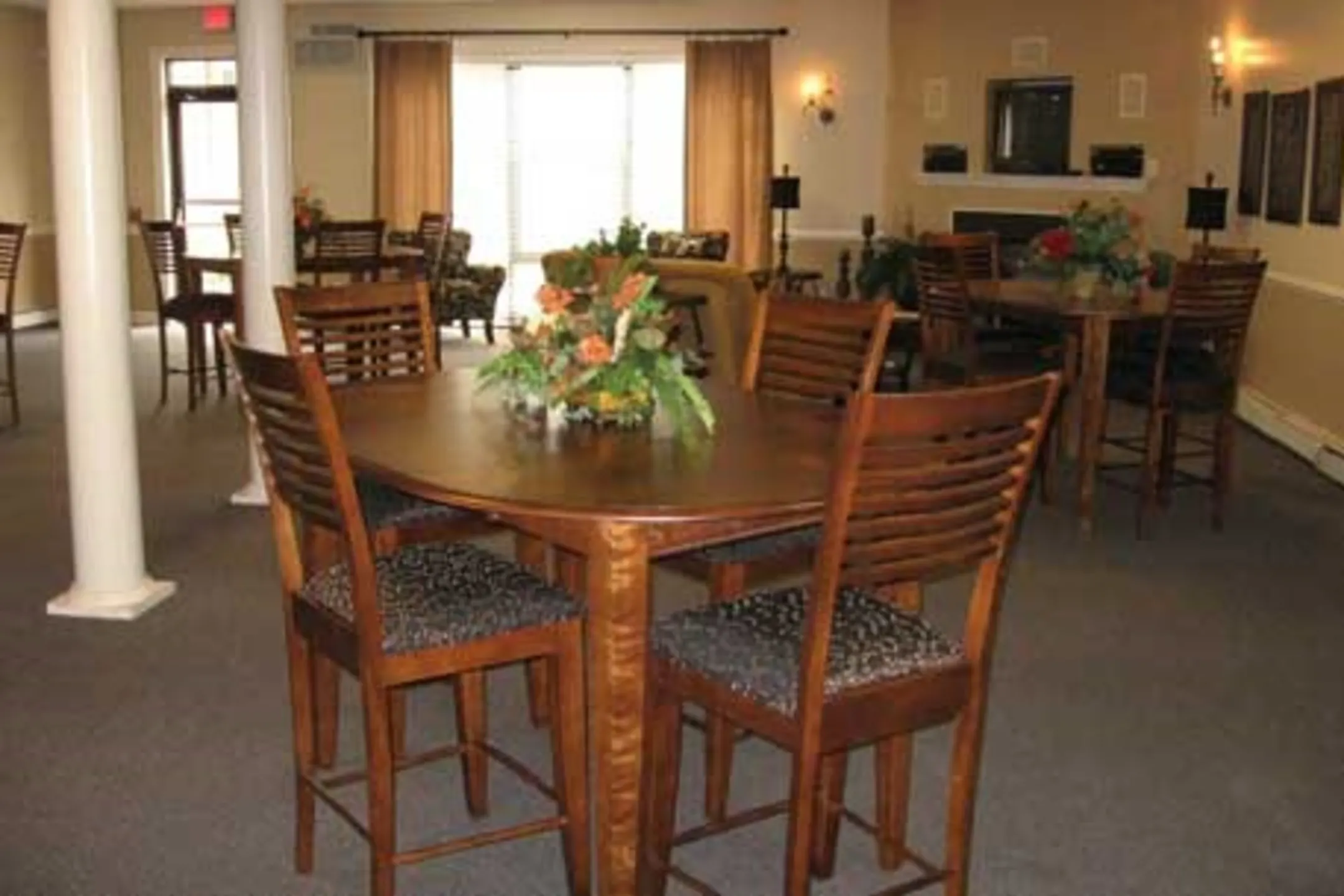 Dining Room - Castle Club Apartments - Morrisville, PA