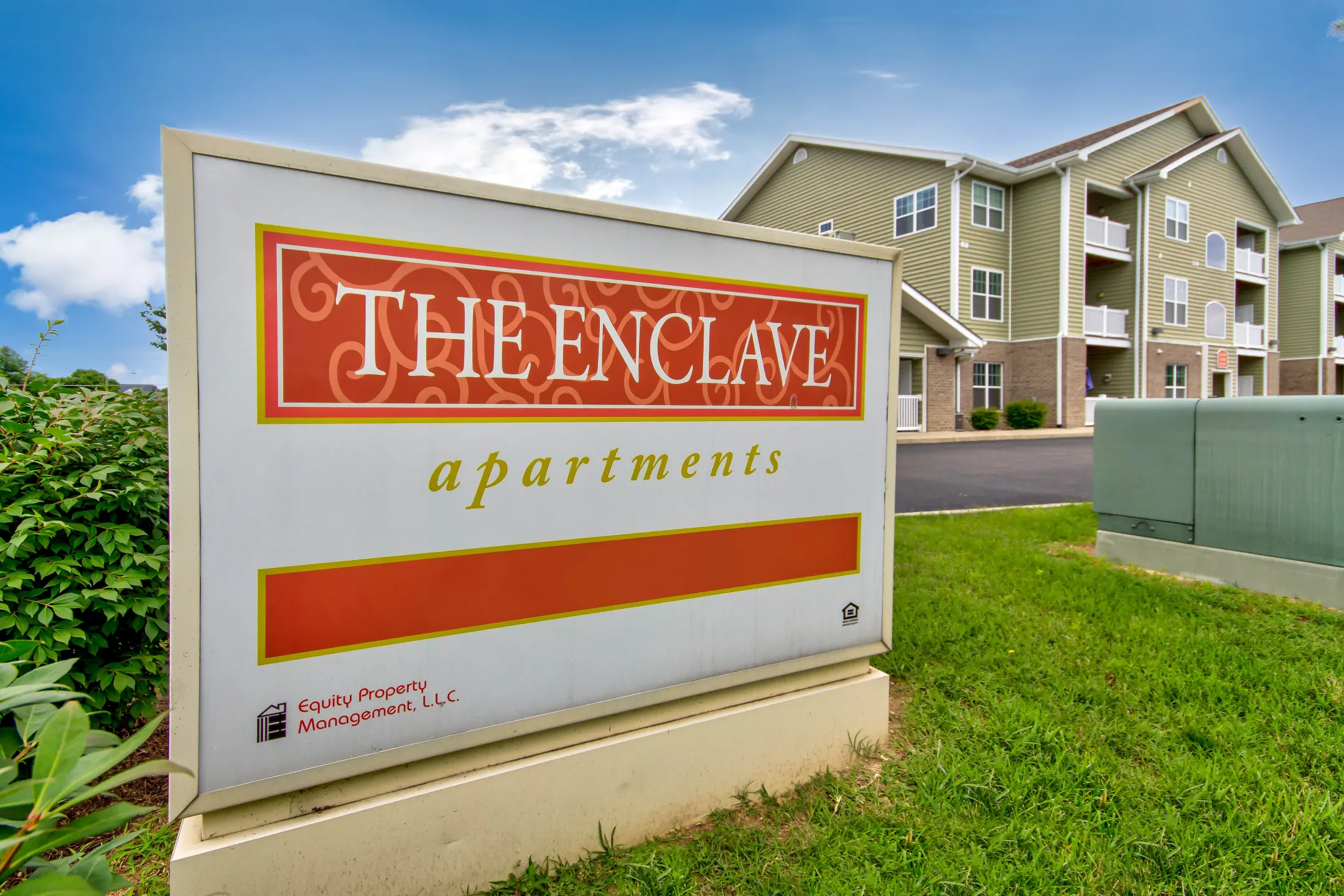 Community Signage - The Enclave - Columbus, IN