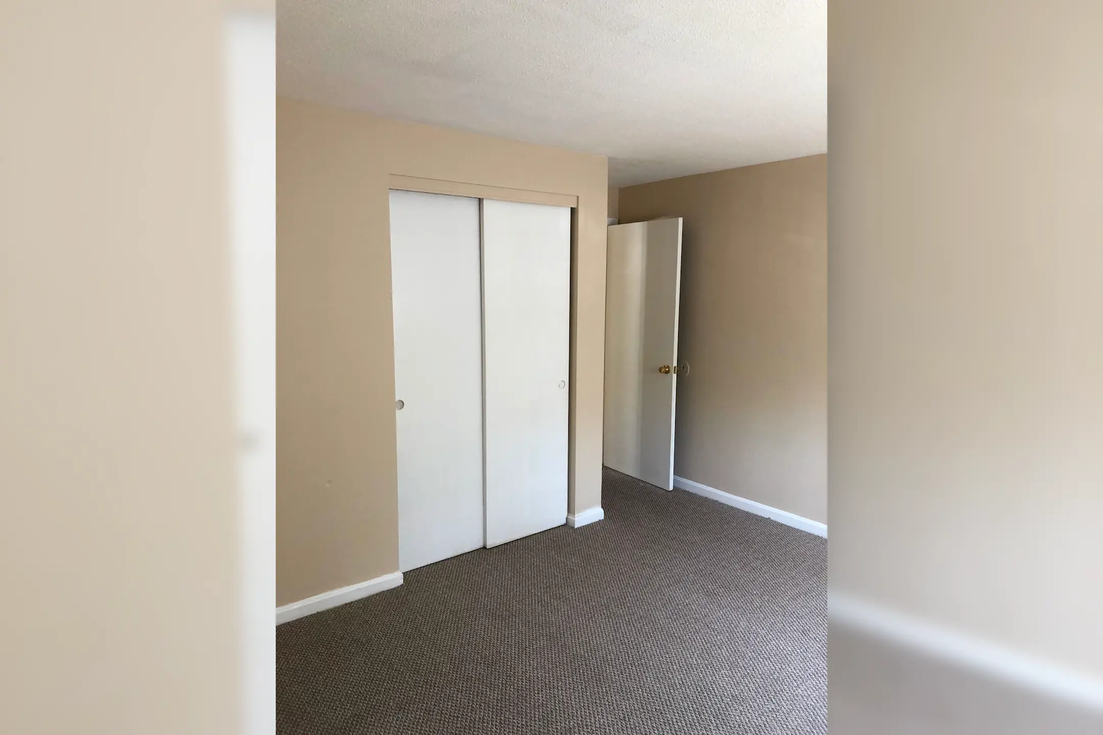 Barker Avenue Apartments Apartments Lowell, MA 01850