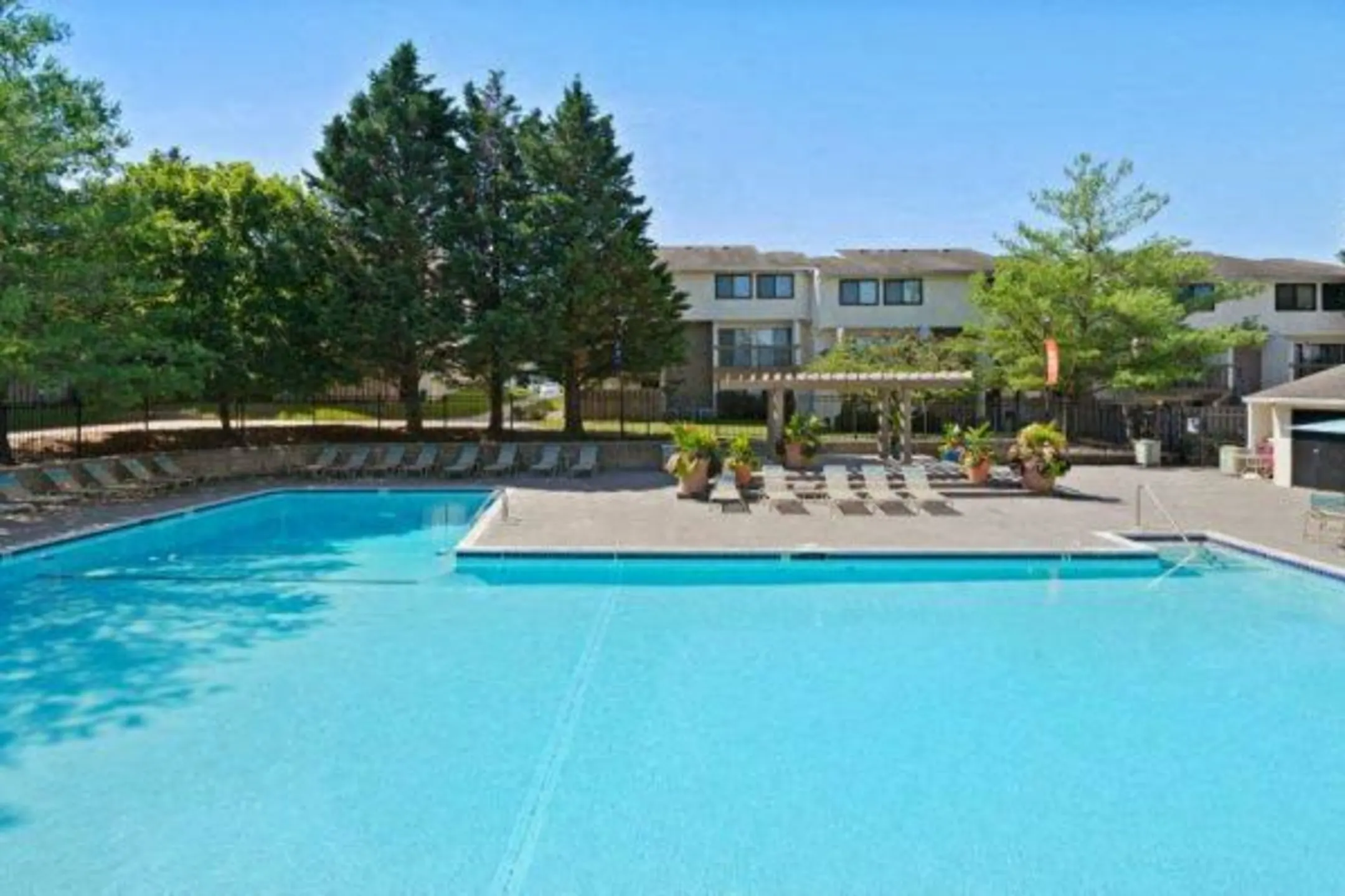 Pool - Regency Club Townhomes & Apartments - Glen Burnie, MD