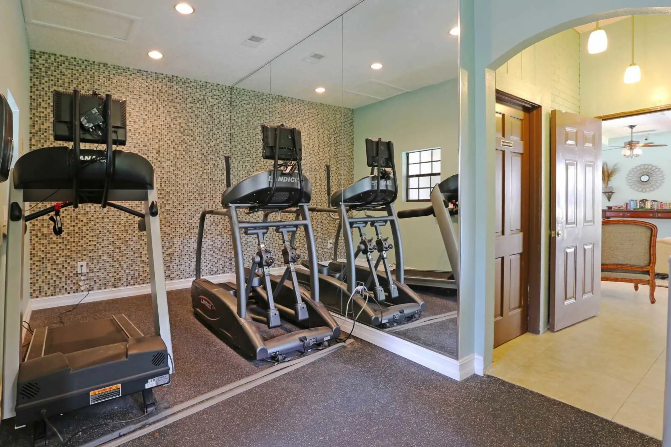 Fitness Weight Room - La Aloma Apartments - Winter Park, FL