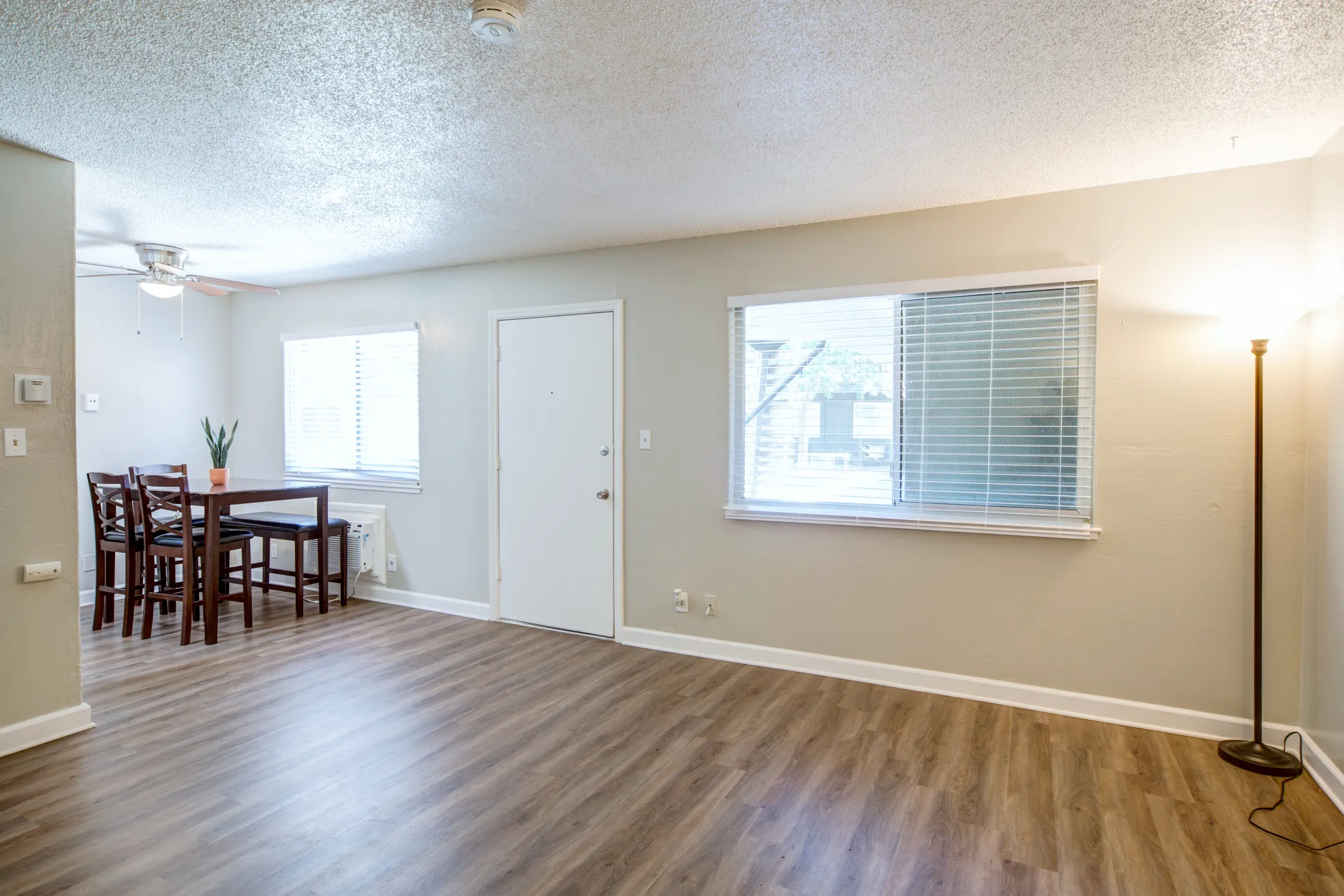 Concord Plaza Apartments - Sacramento, CA 95827