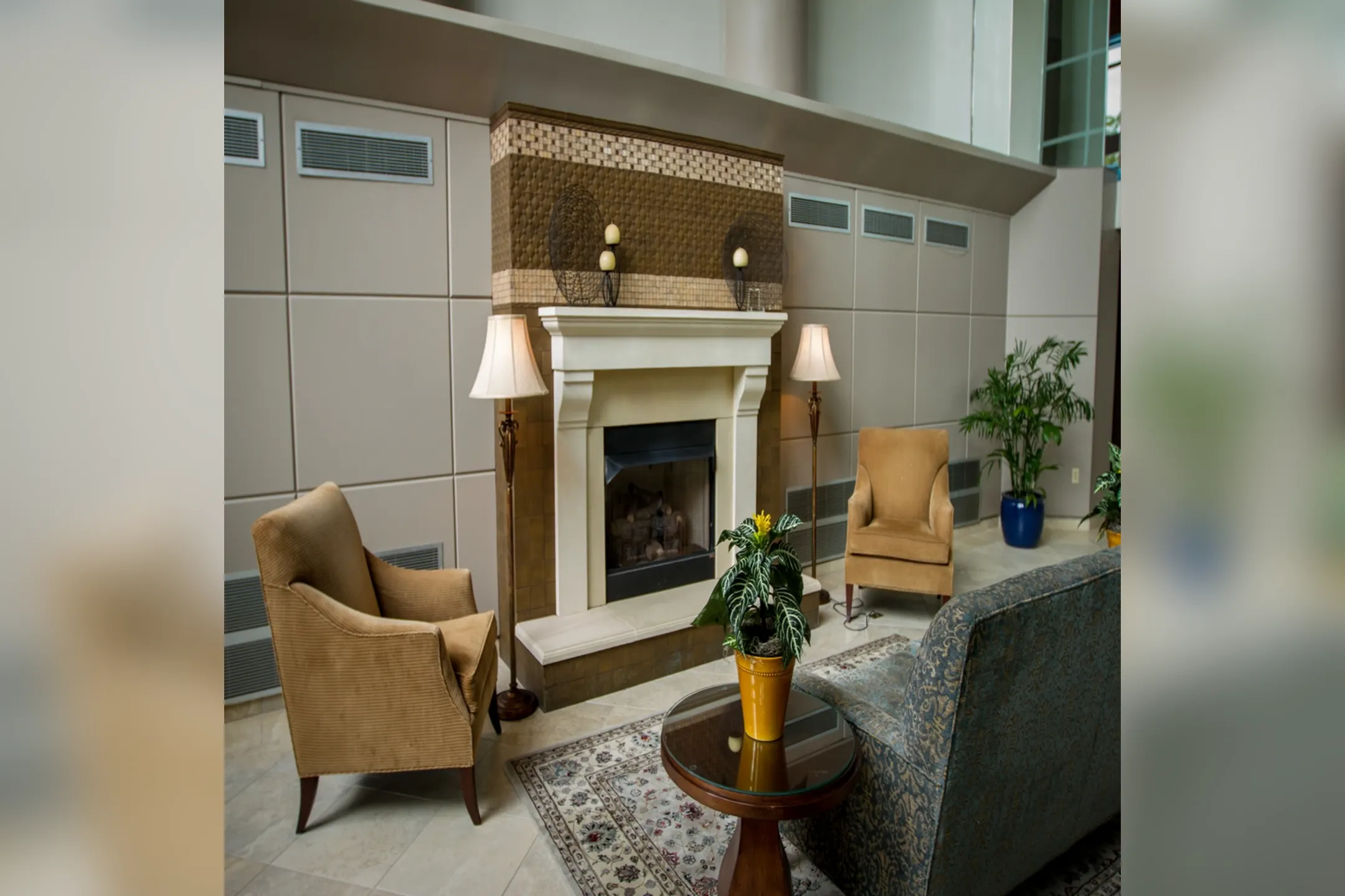 Living Room - Atrium Apartments - Beachwood, OH
