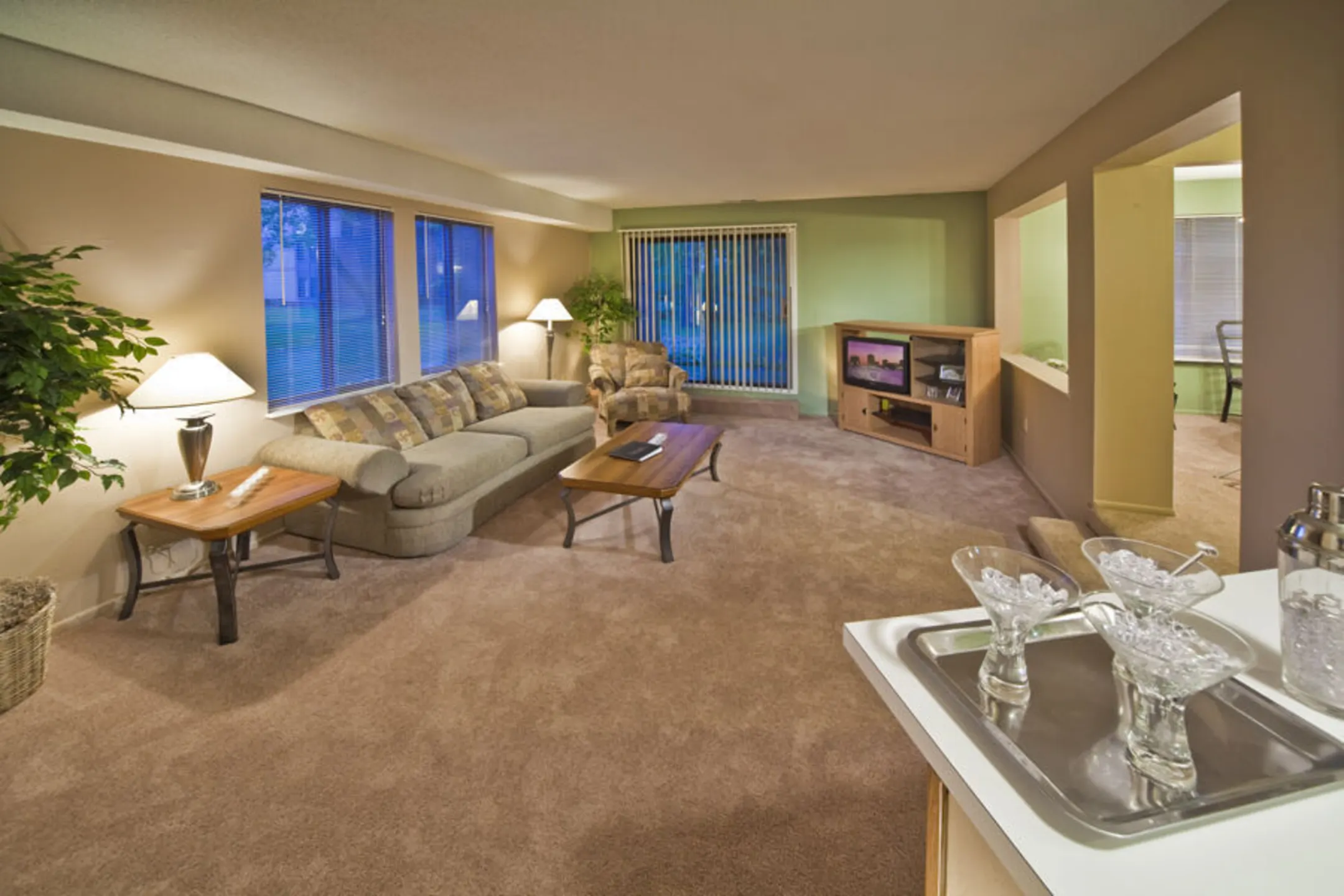 Landmark Apartments & Townhomes Apartments Indianapolis, IN 46260