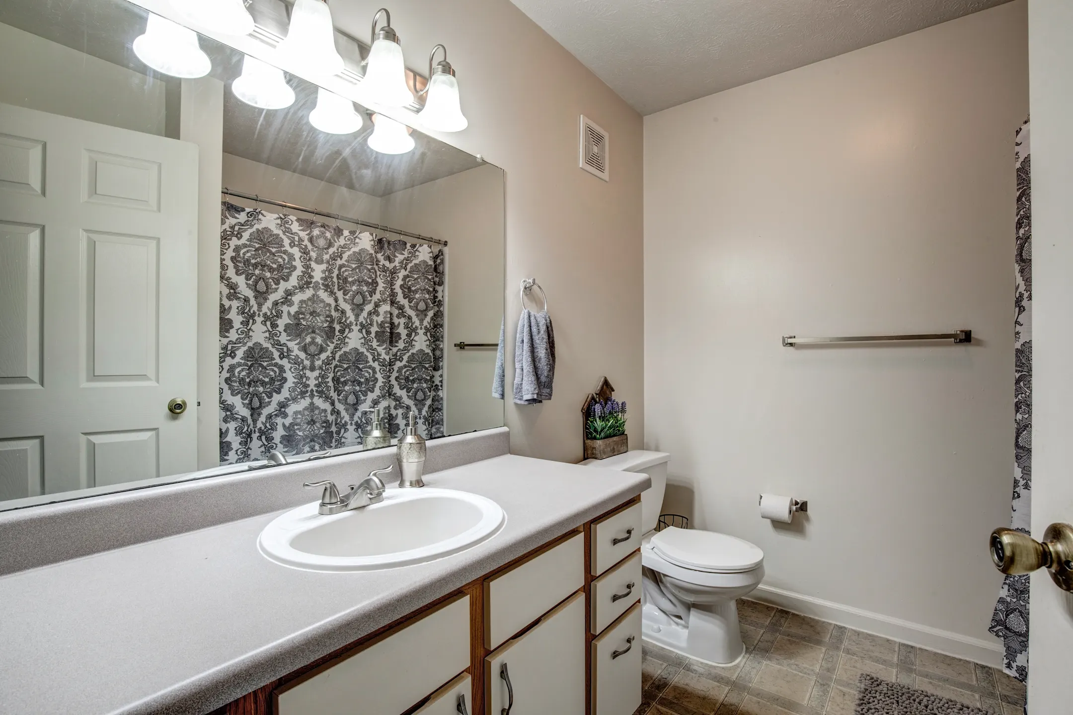 Spring Lake Apartments Granger, IN 46530