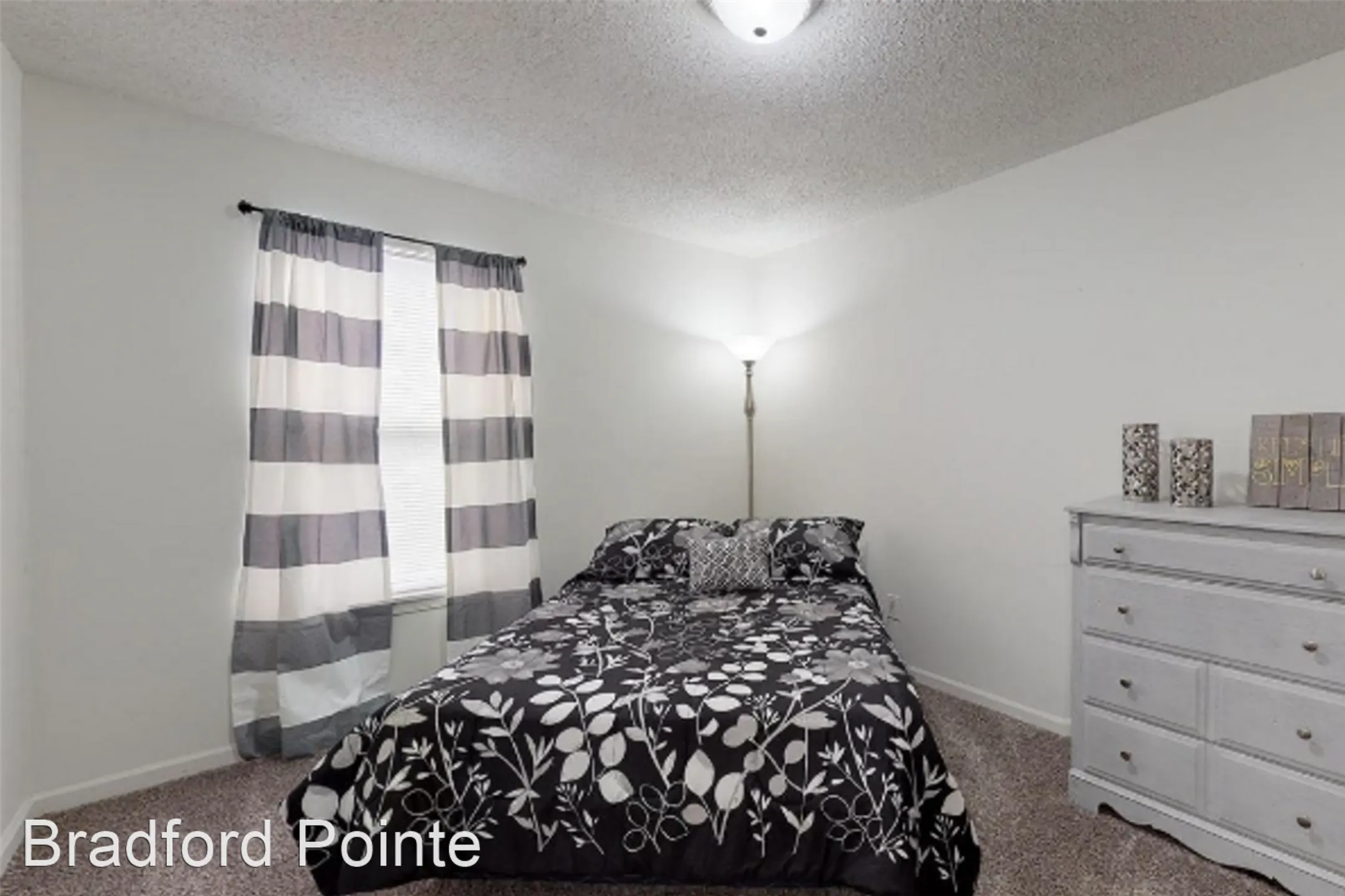 Bedroom - Bradford Pointe Apartments - Evansville, IN