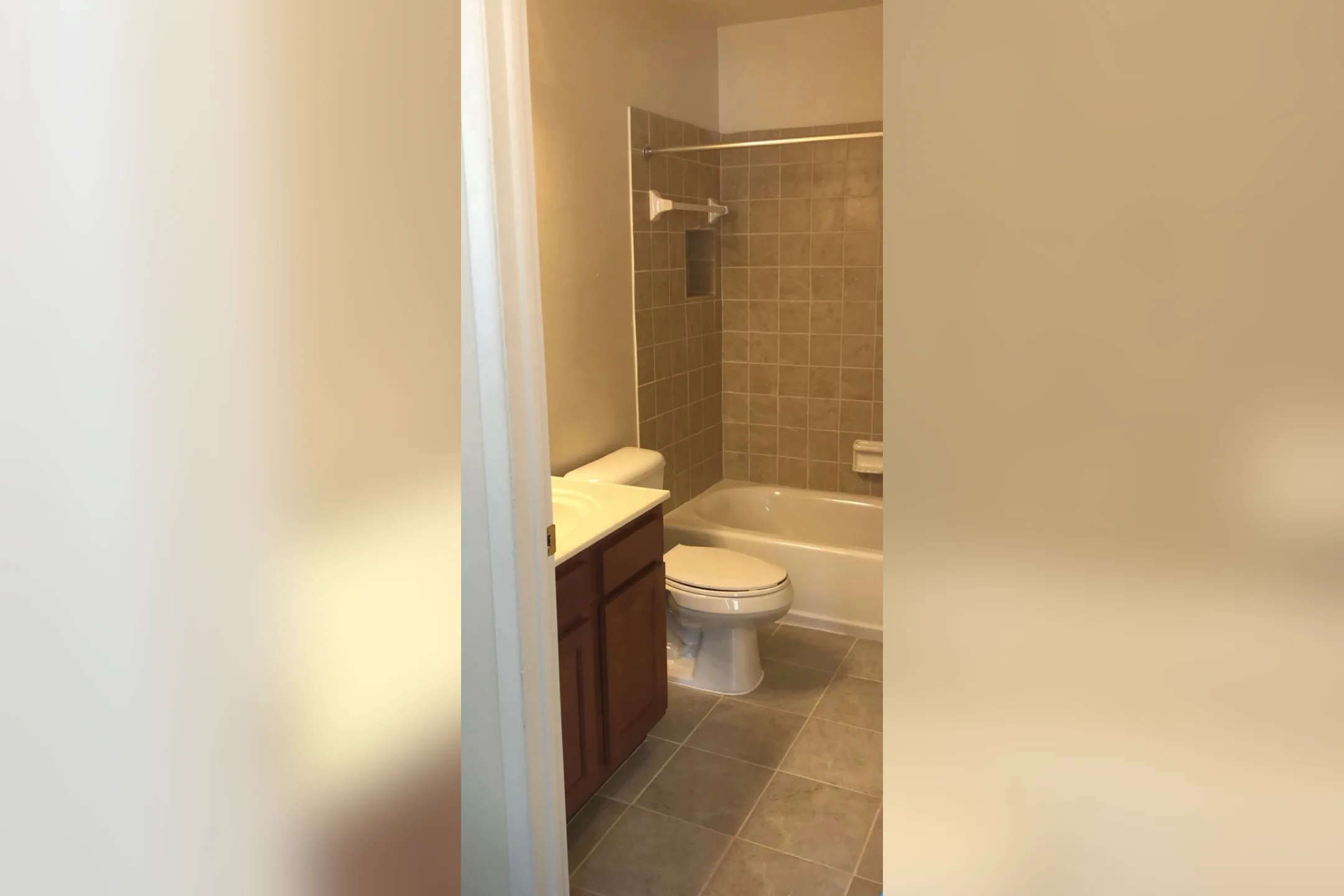 Brownstown Square Apartments 20205 Telegraph Rd Romulus, MI