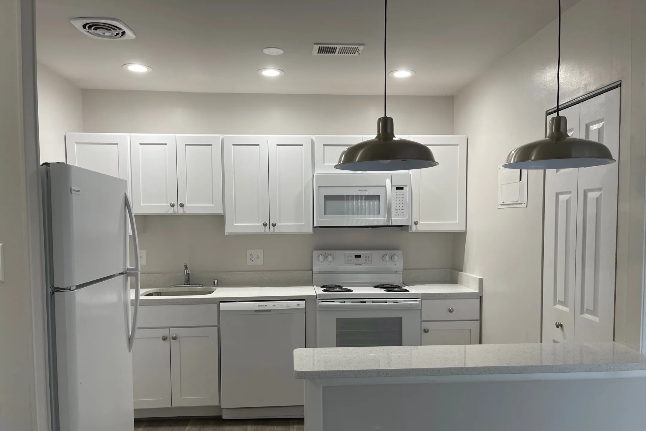 Skyview Apartments 8424 Sky View Dr Alexandria, VA Apartments for