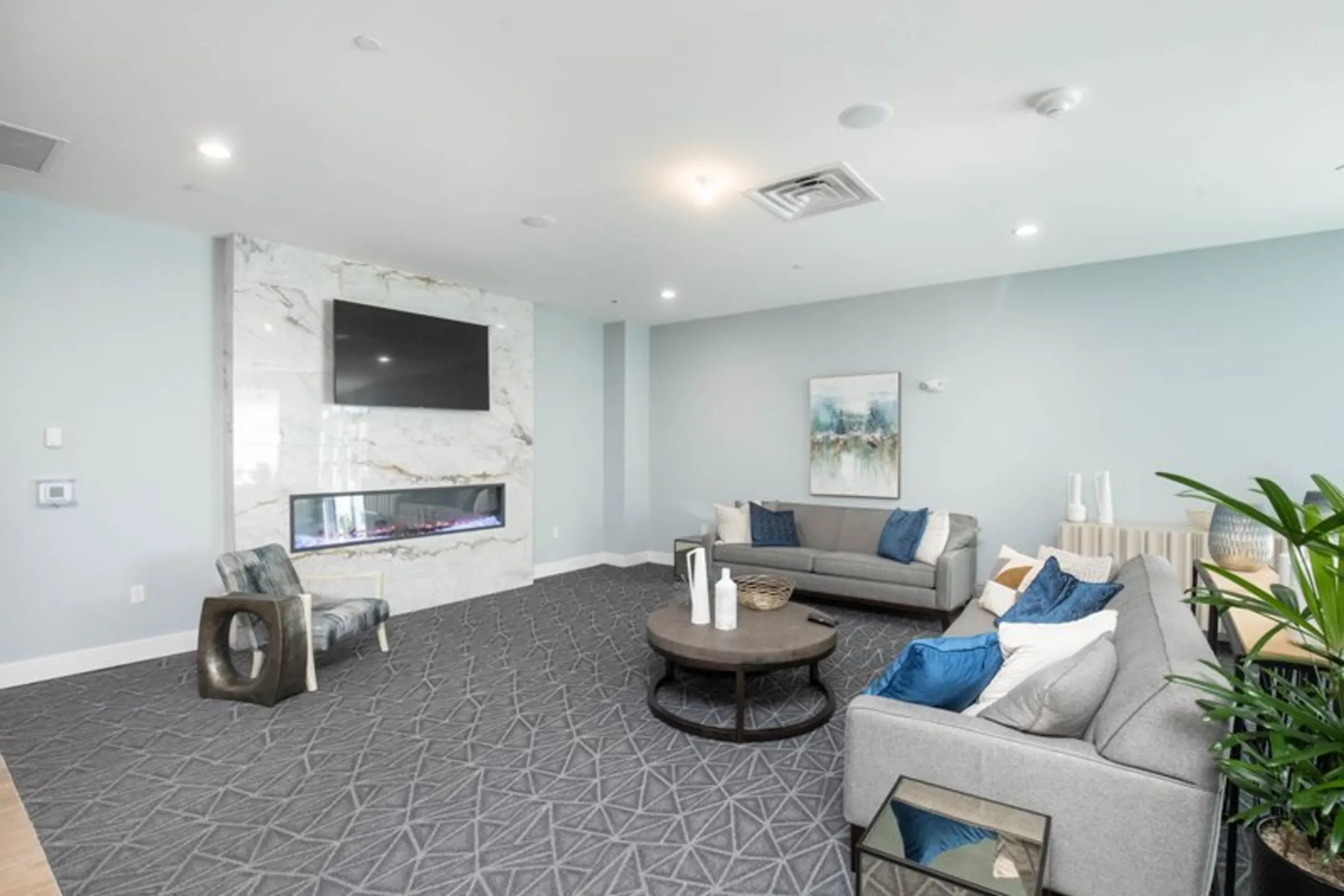 The Residences at Raritan Town Square 142 Route 31 Flemington, NJ