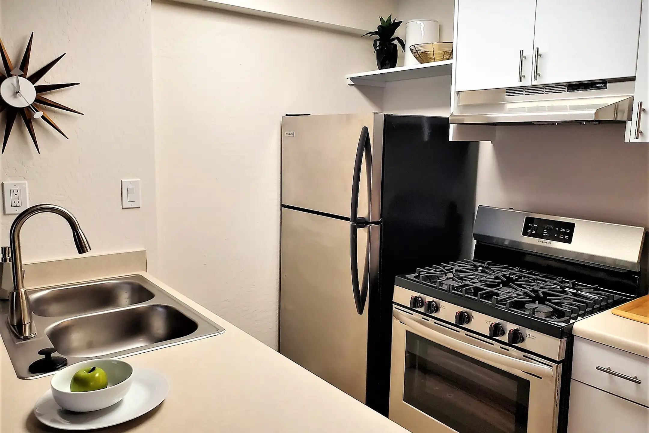 Kitchen - Thom Slate on Thomas - Phoenix, AZ
