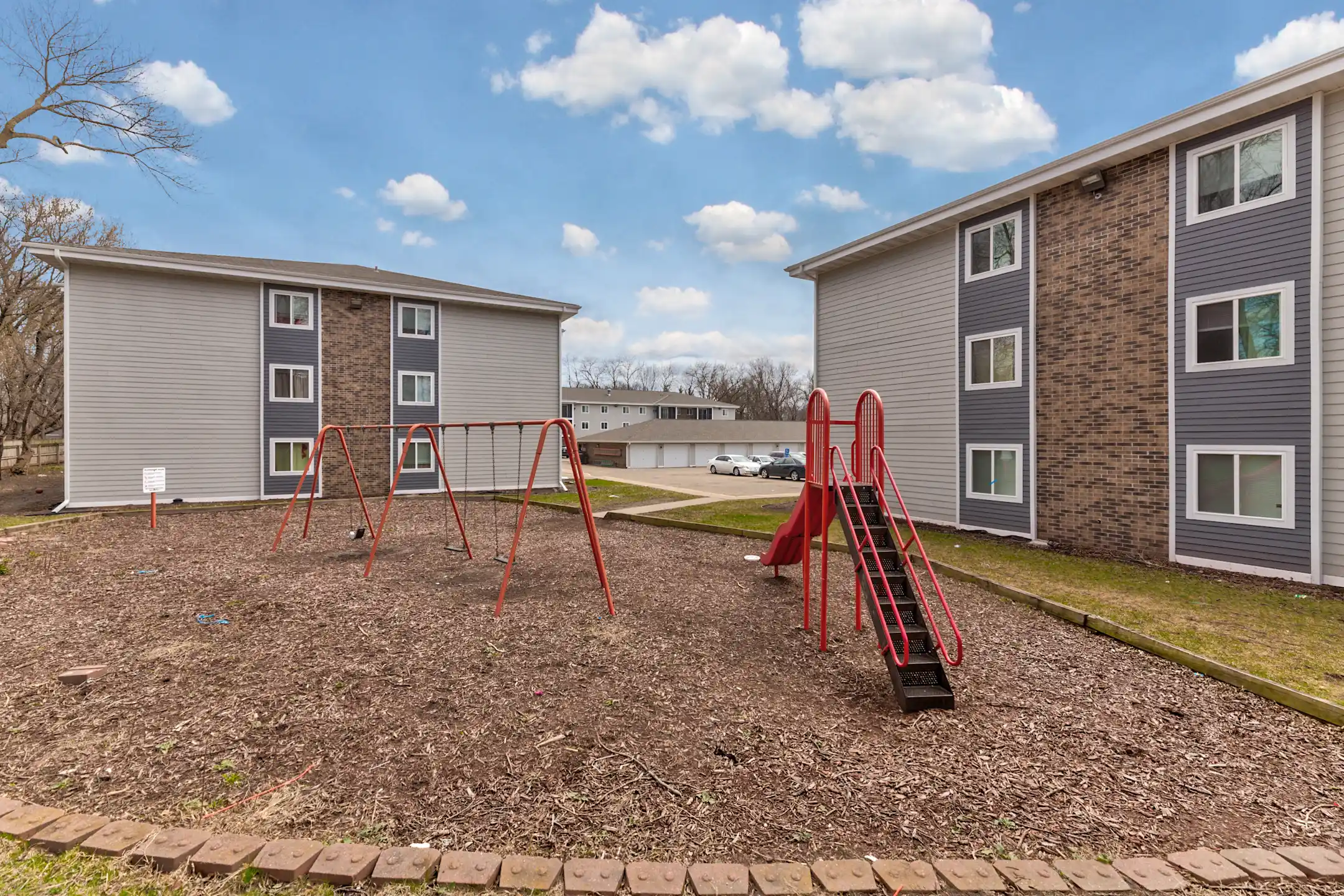Cooper's Court Apartments 614 W Bridge St Owatonna, MN Apartments