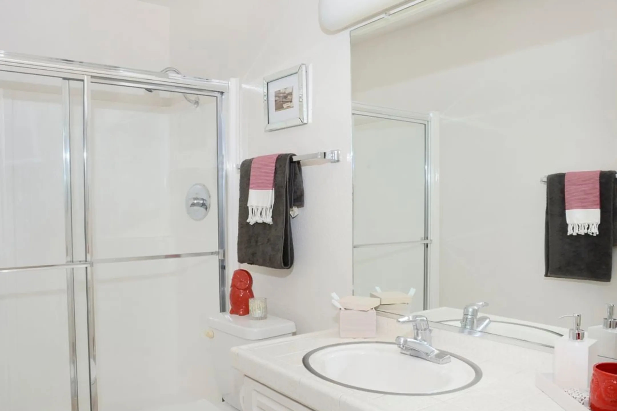 eaves Woodland Hills Apartments Woodland Hills, CA 91367