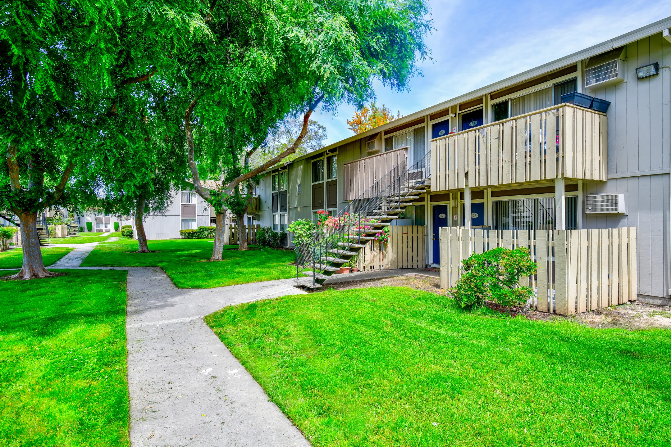 Almaden Terrace Apartments - San Jose, CA 95125