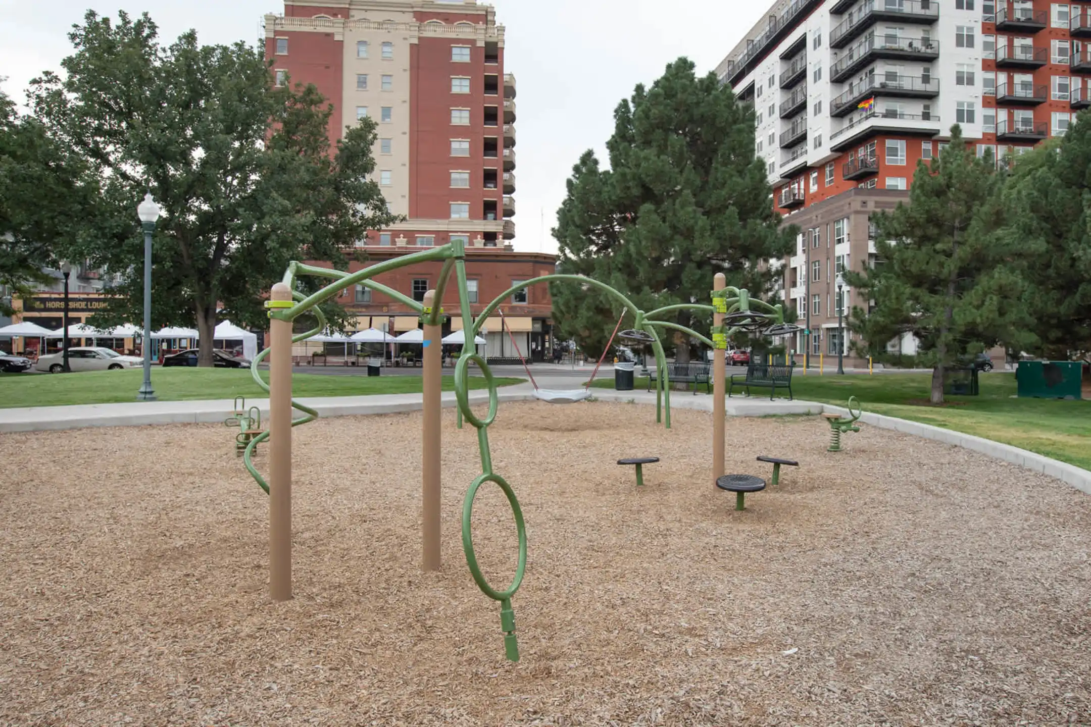 Building - Radius Uptown Apartments - Denver, CO