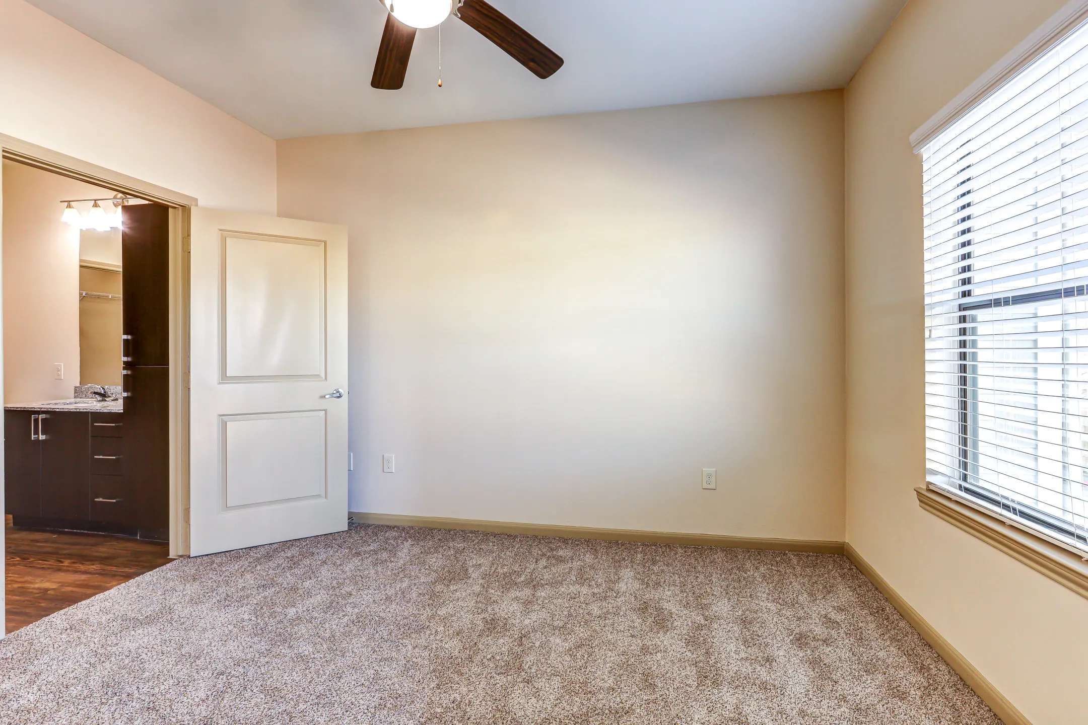 La Mariposa 2 - 140 Winkler Dr | Houston, TX Apartments for Rent | Rent.