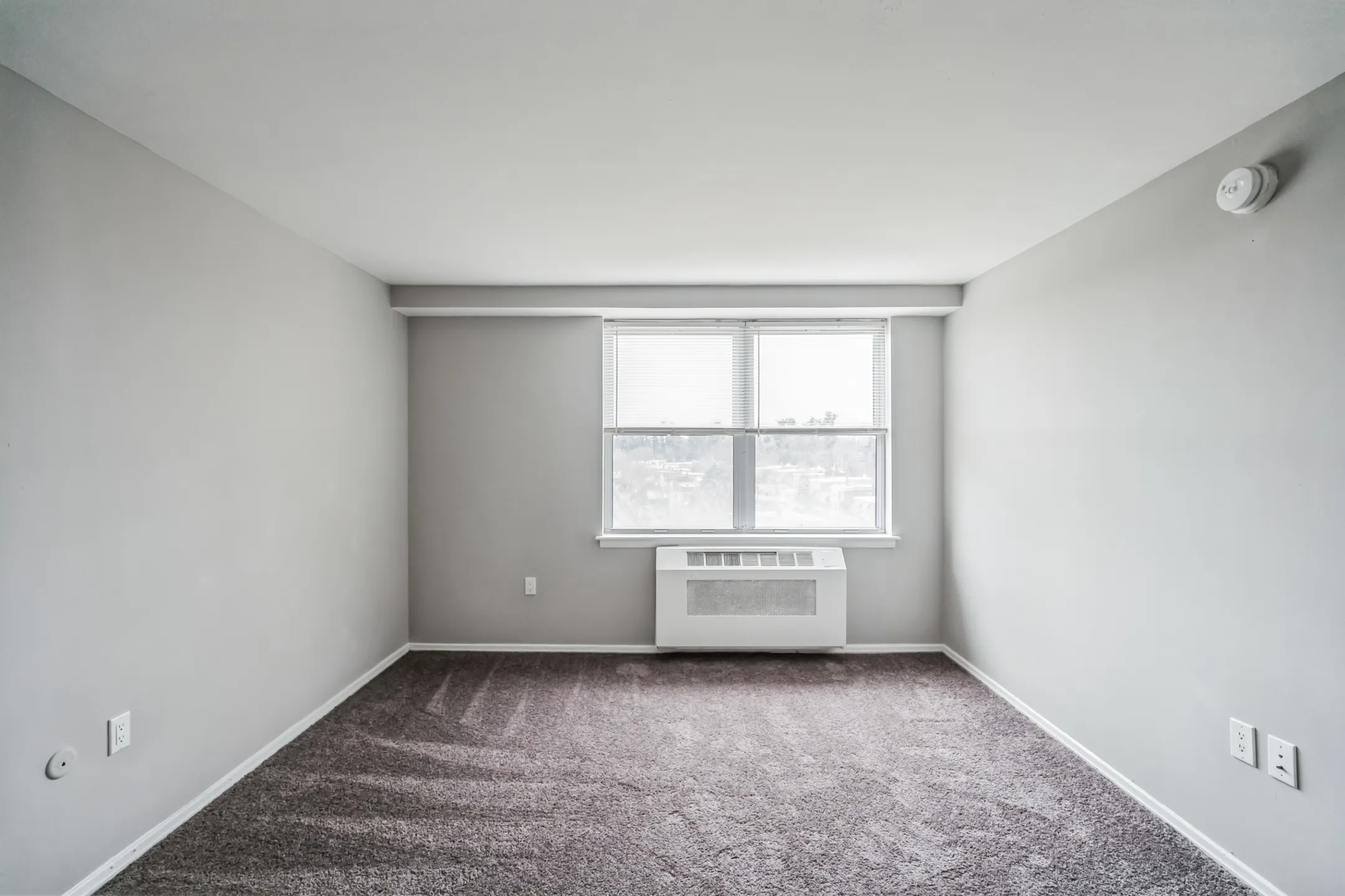Bedroom - The Revere Apartments - Philadelphia, PA