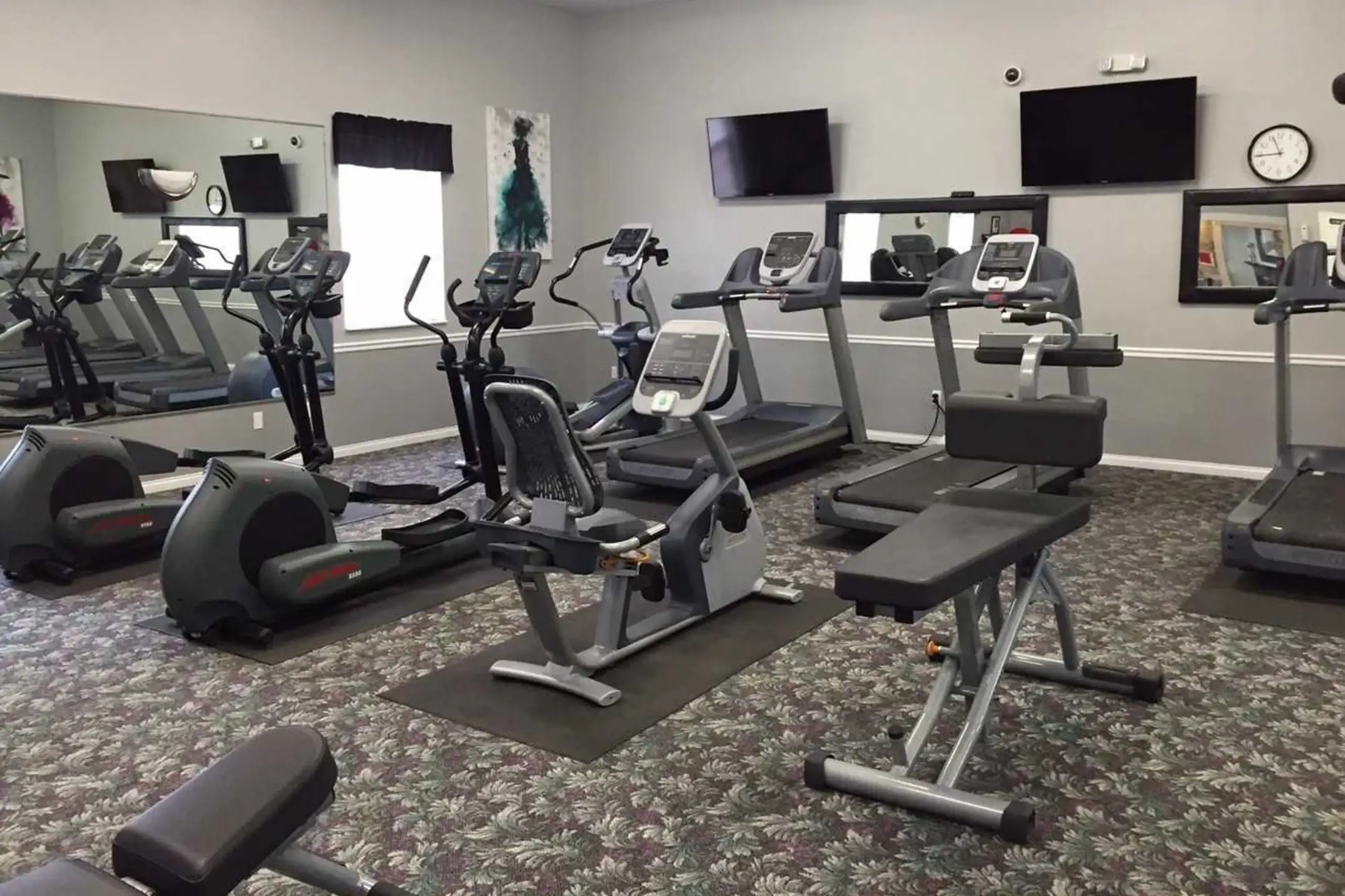 Fitness Weight Room - Hunter's Manor - Cleveland, OH