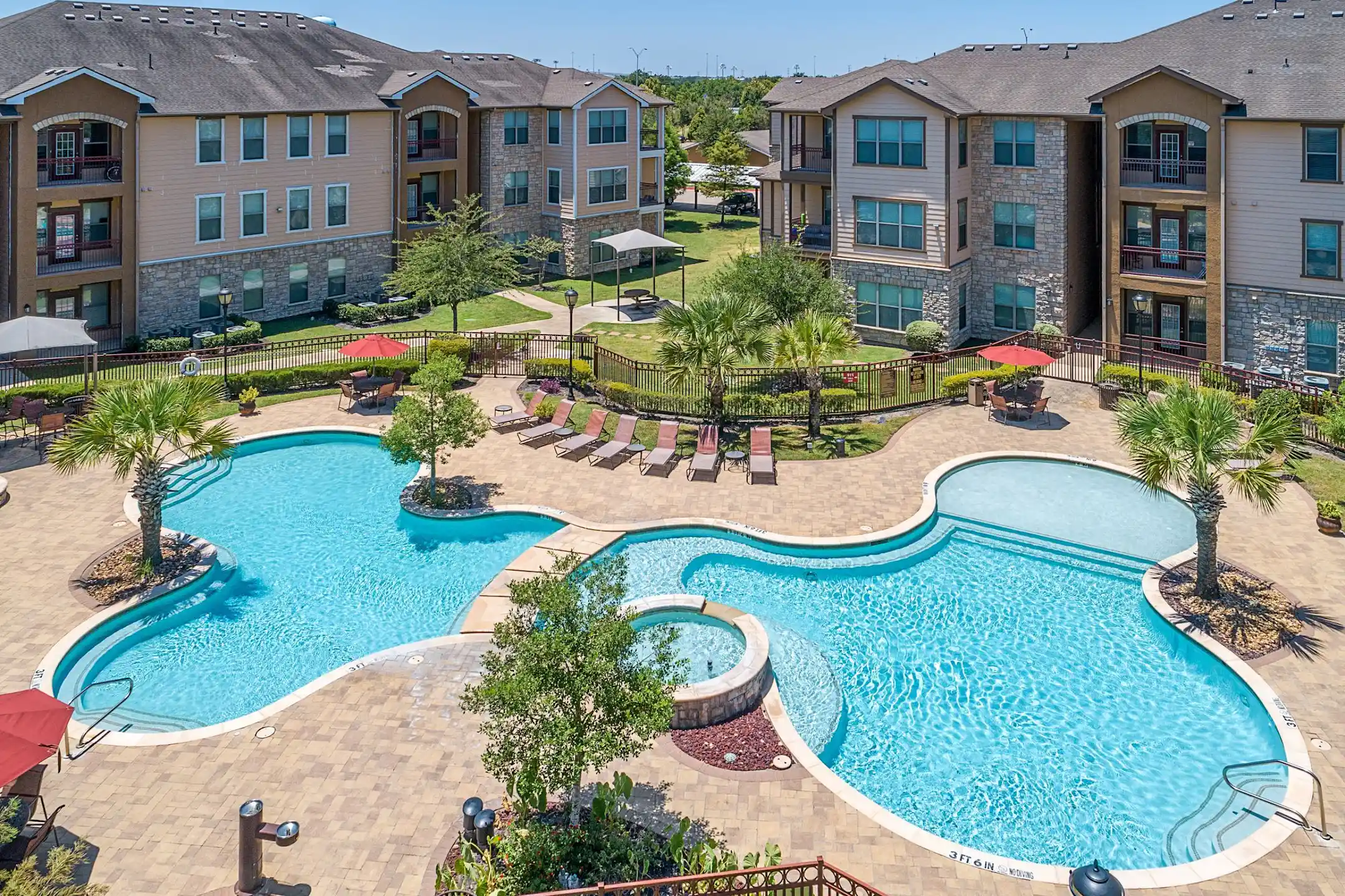 Kensington Crossings Apartments - Houston, TX 77040