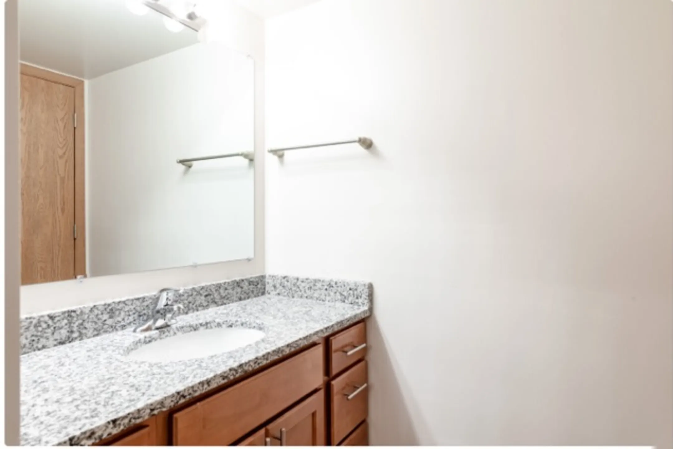 Orchard Lakes Apartments Wood Dale, IL 60191