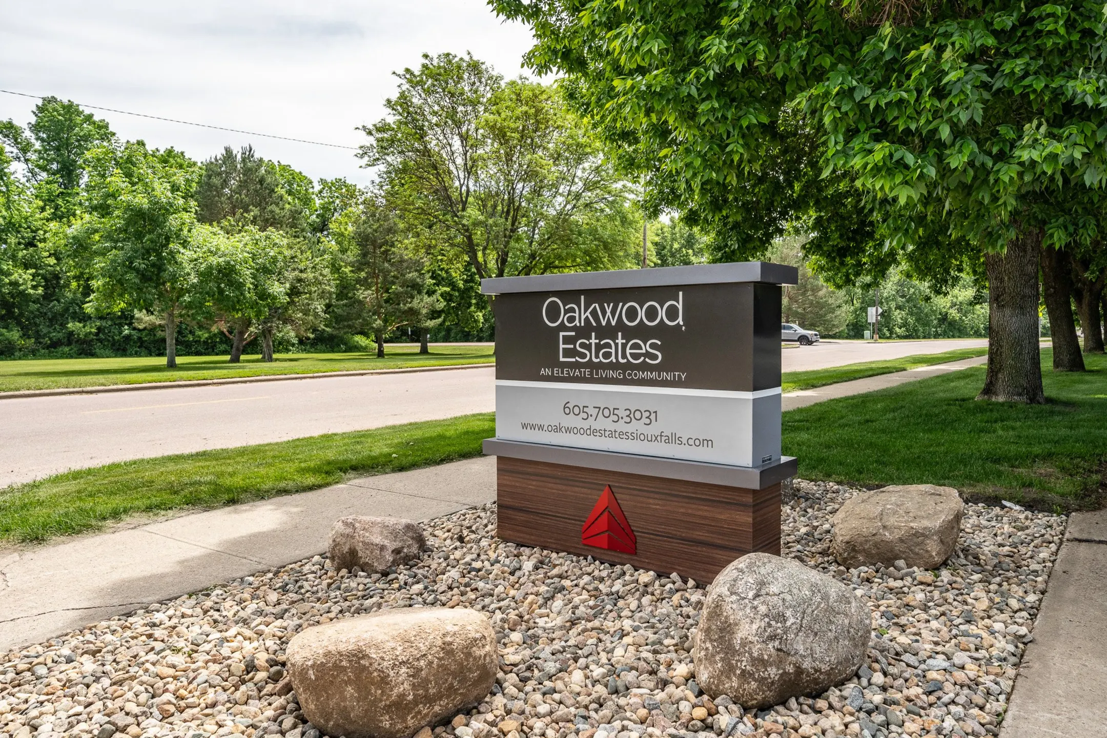 Community Signage - Oakwood Estates - Sioux Falls, SD