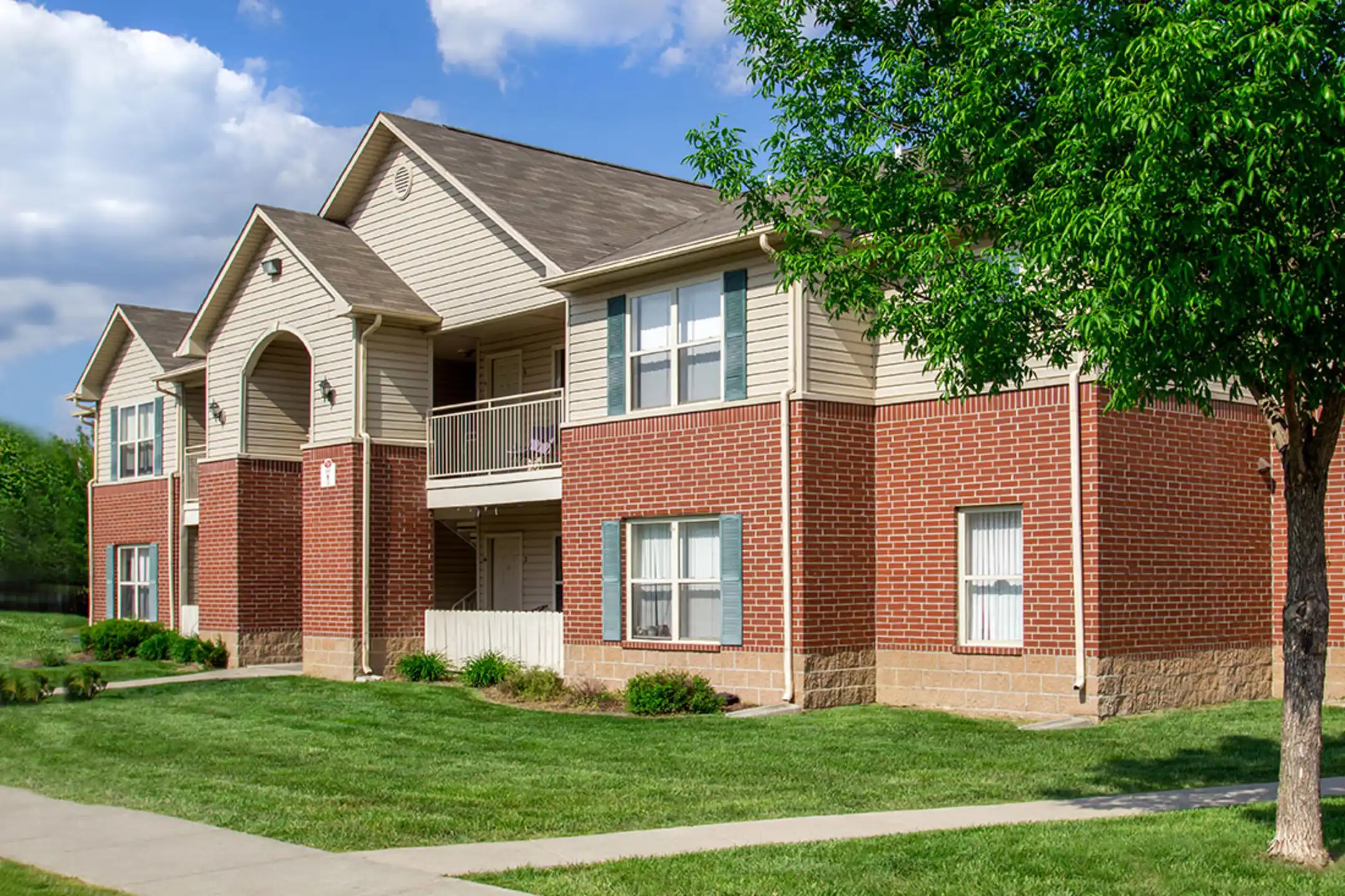 Chapel Ridge 4506 Chapel Ridge Lane Council Bluffs, IA Apartments