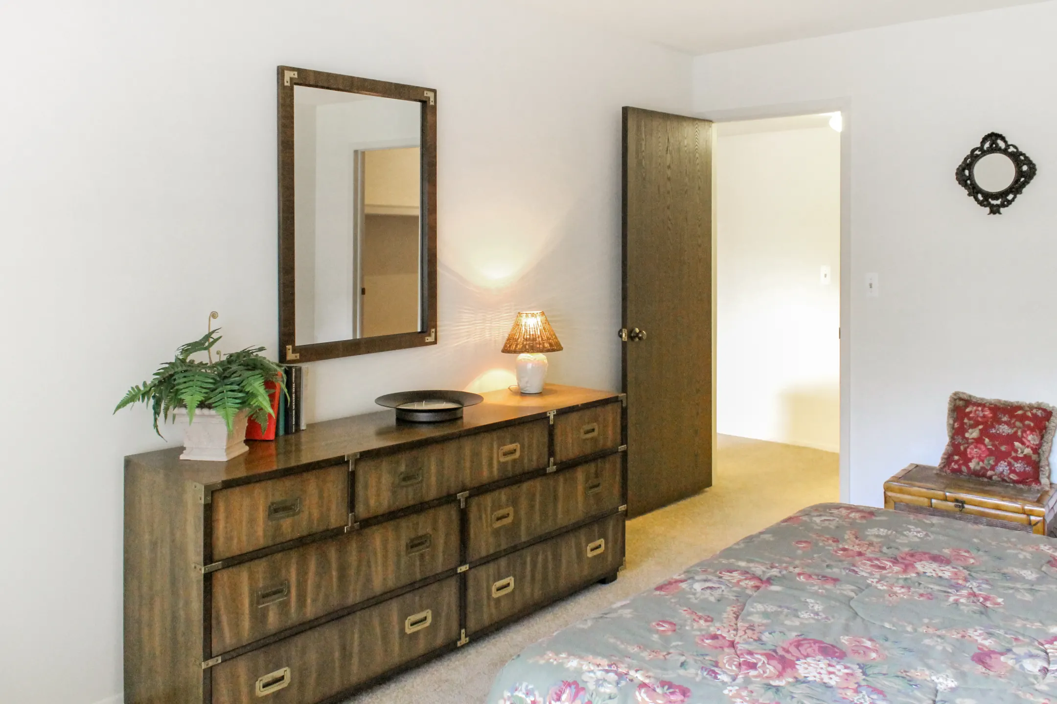 Bedroom - Green Hill Apartments - Farmington Hills, MI