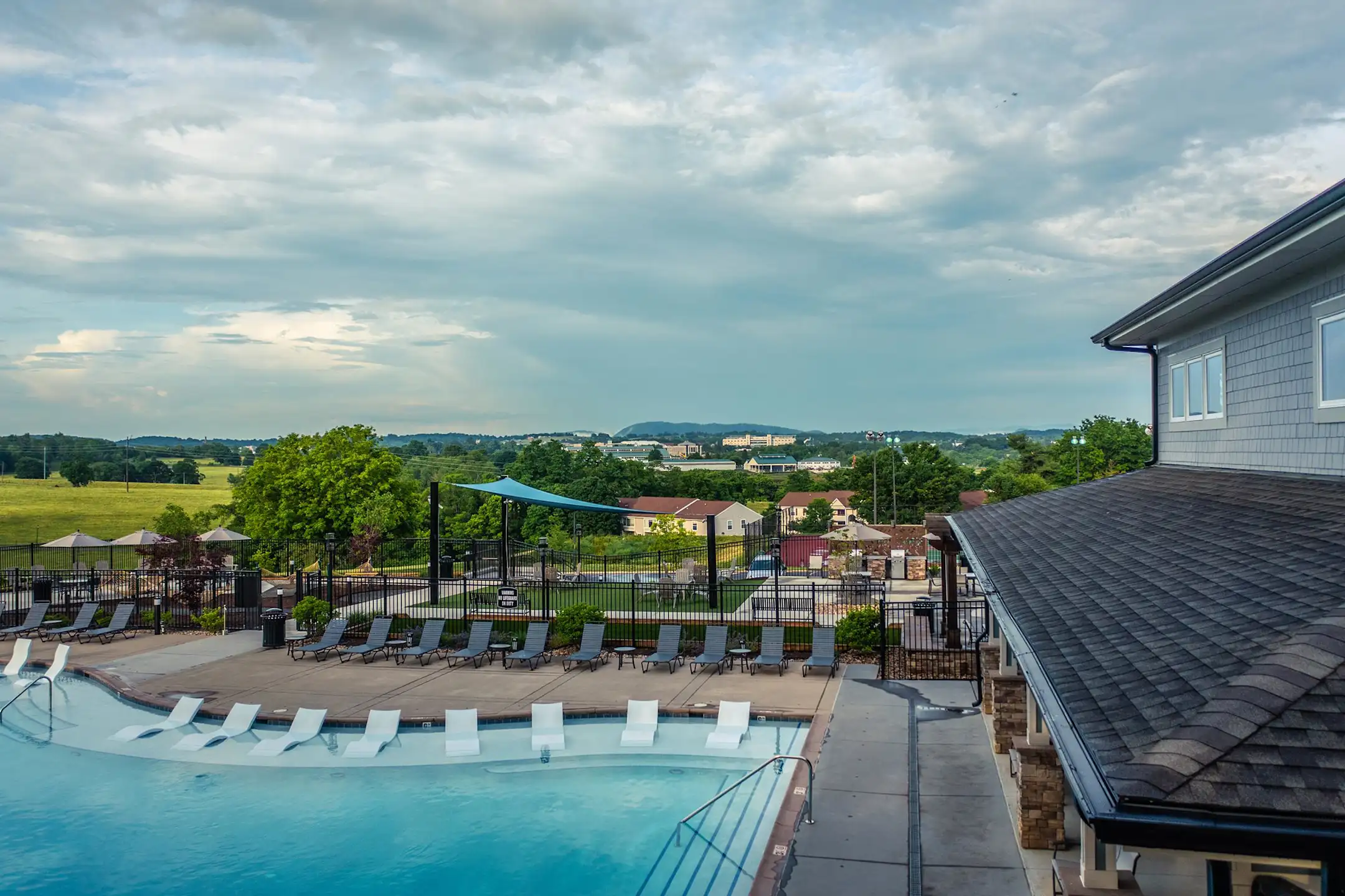 Foxridge Apartment Homes 750 Hethwood Blvd Blacksburg, VA