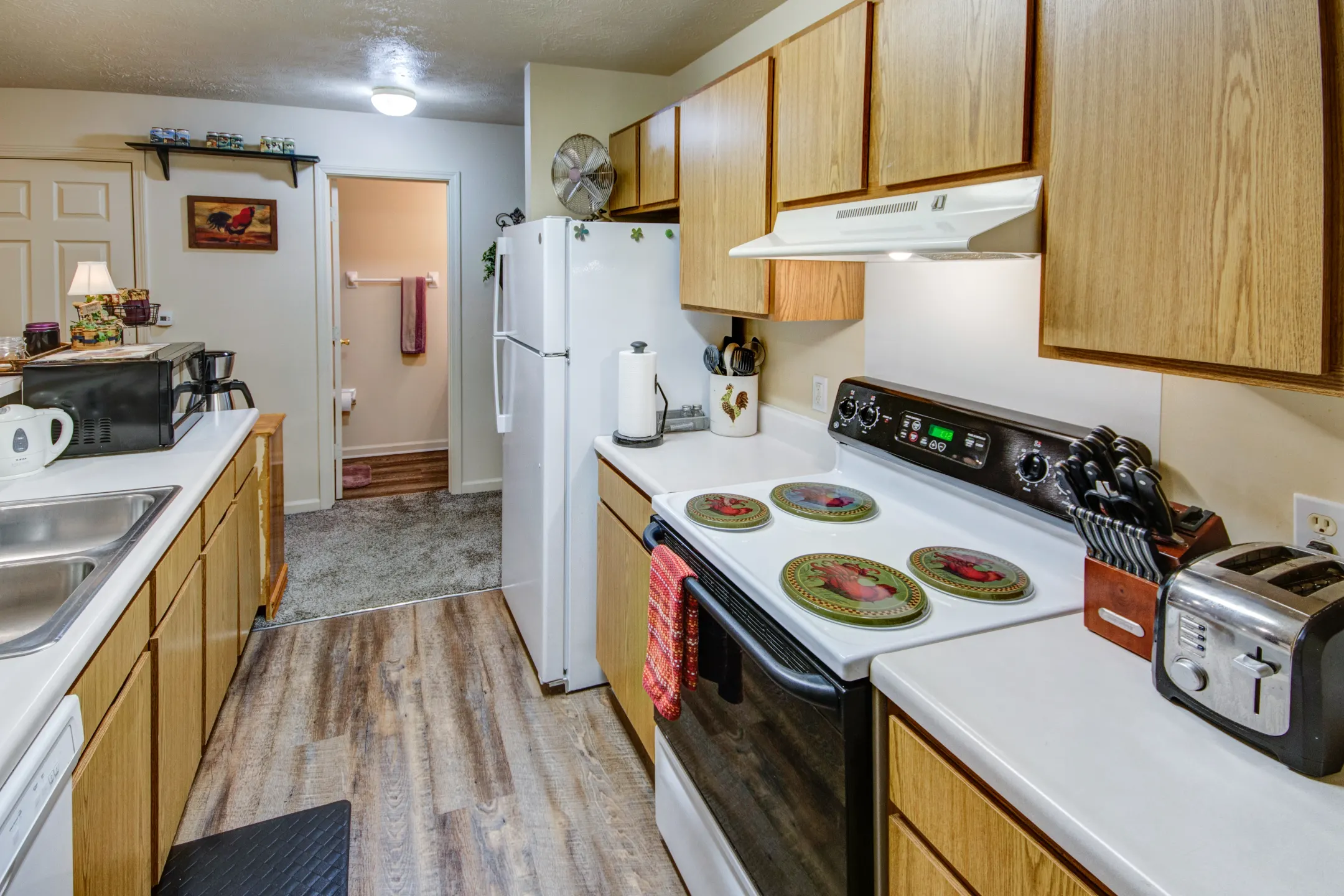 Kitchen - Springview Apartment Homes - Newburgh, IN