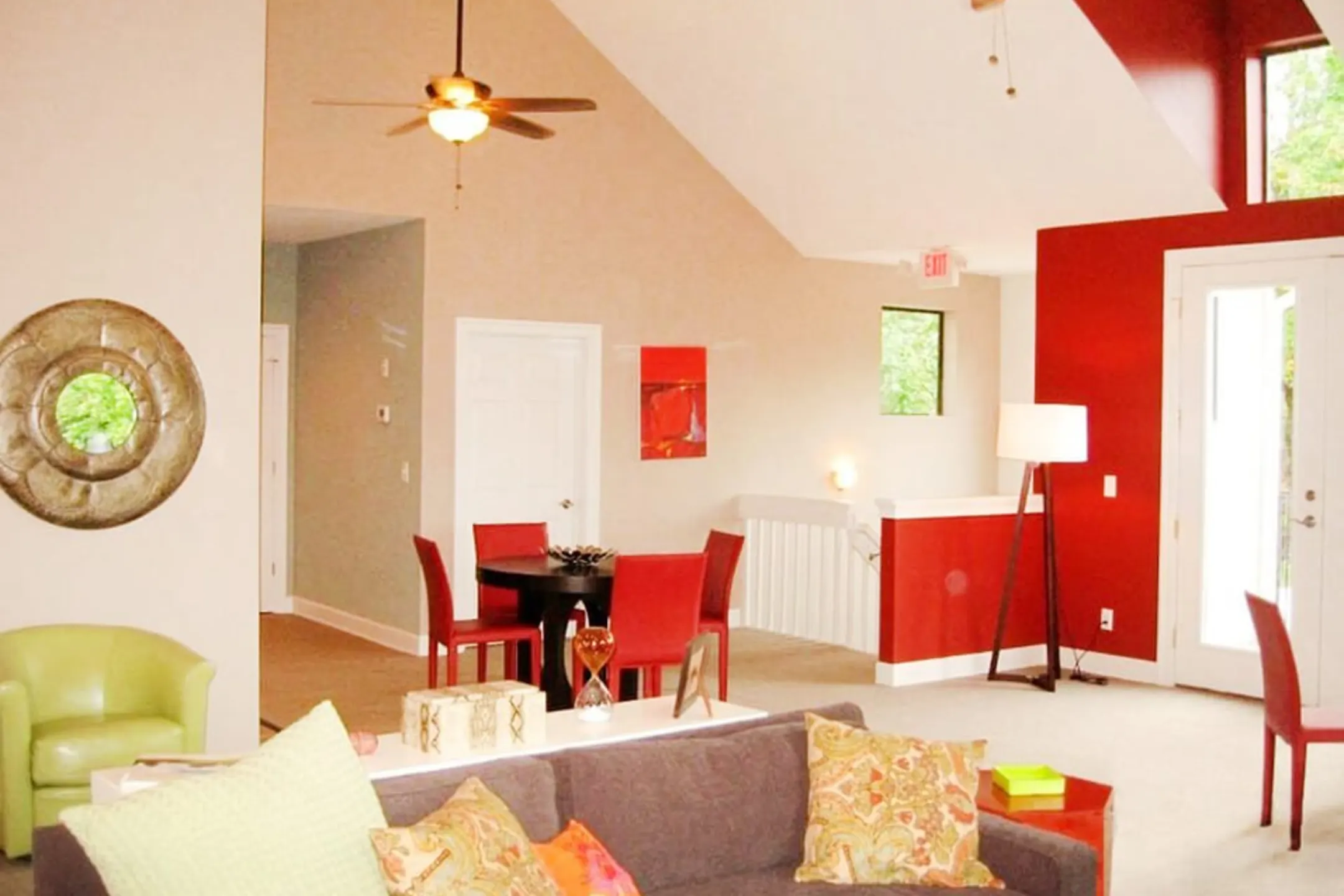 Living Room - The Villages at Symmes Crossing - Cincinnati, OH