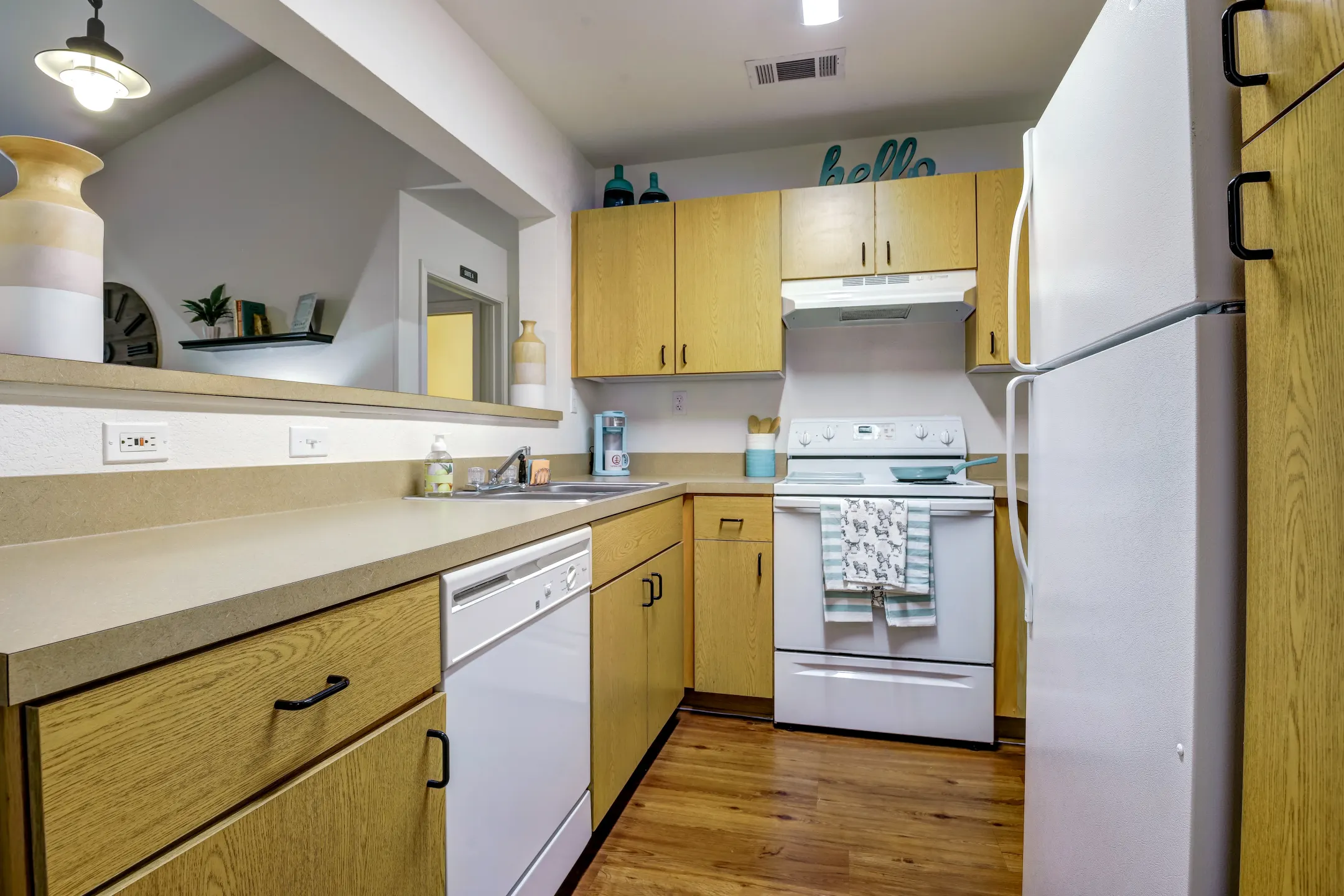 Kitchen - Campus Lodge - Per Bed Lease - Norman, OK