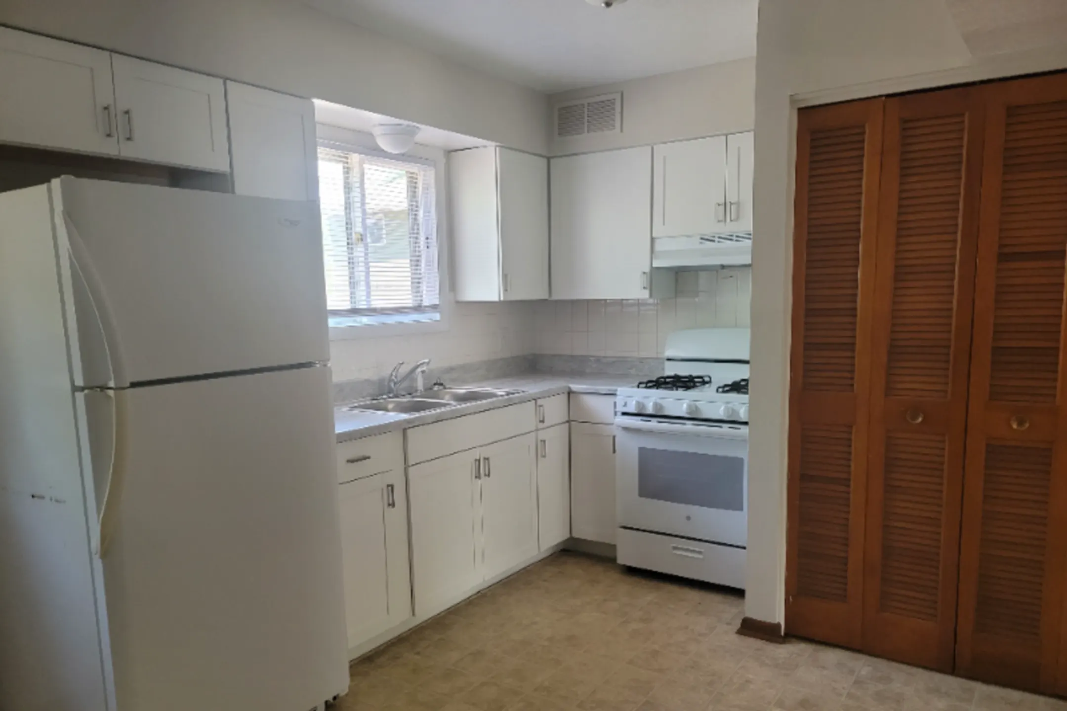 Townhomes of North Canton 2200 Harsh Avenue Southeast Massillon, OH