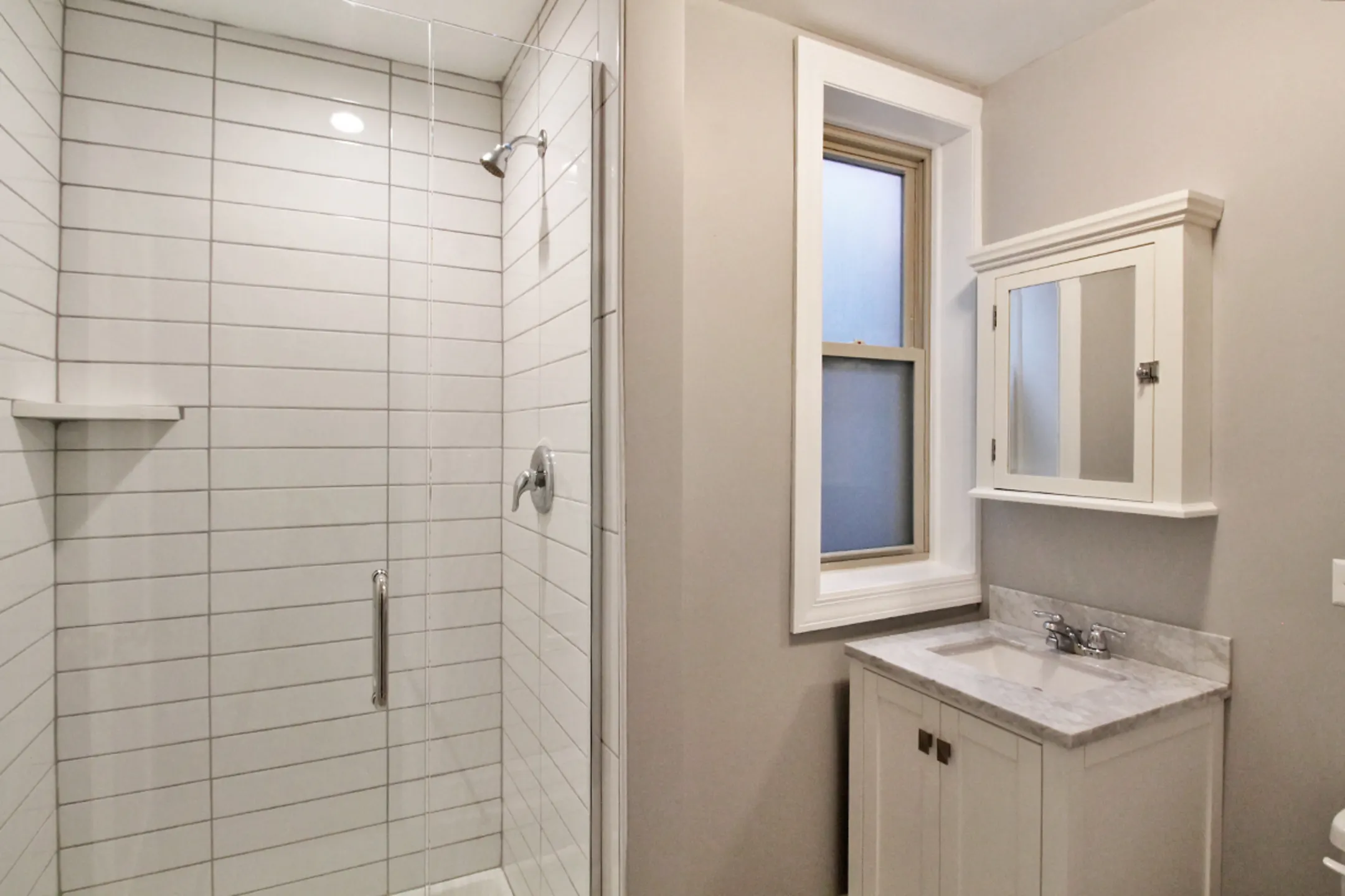 Bathroom - Oak Park Apartments - Oak Park, IL