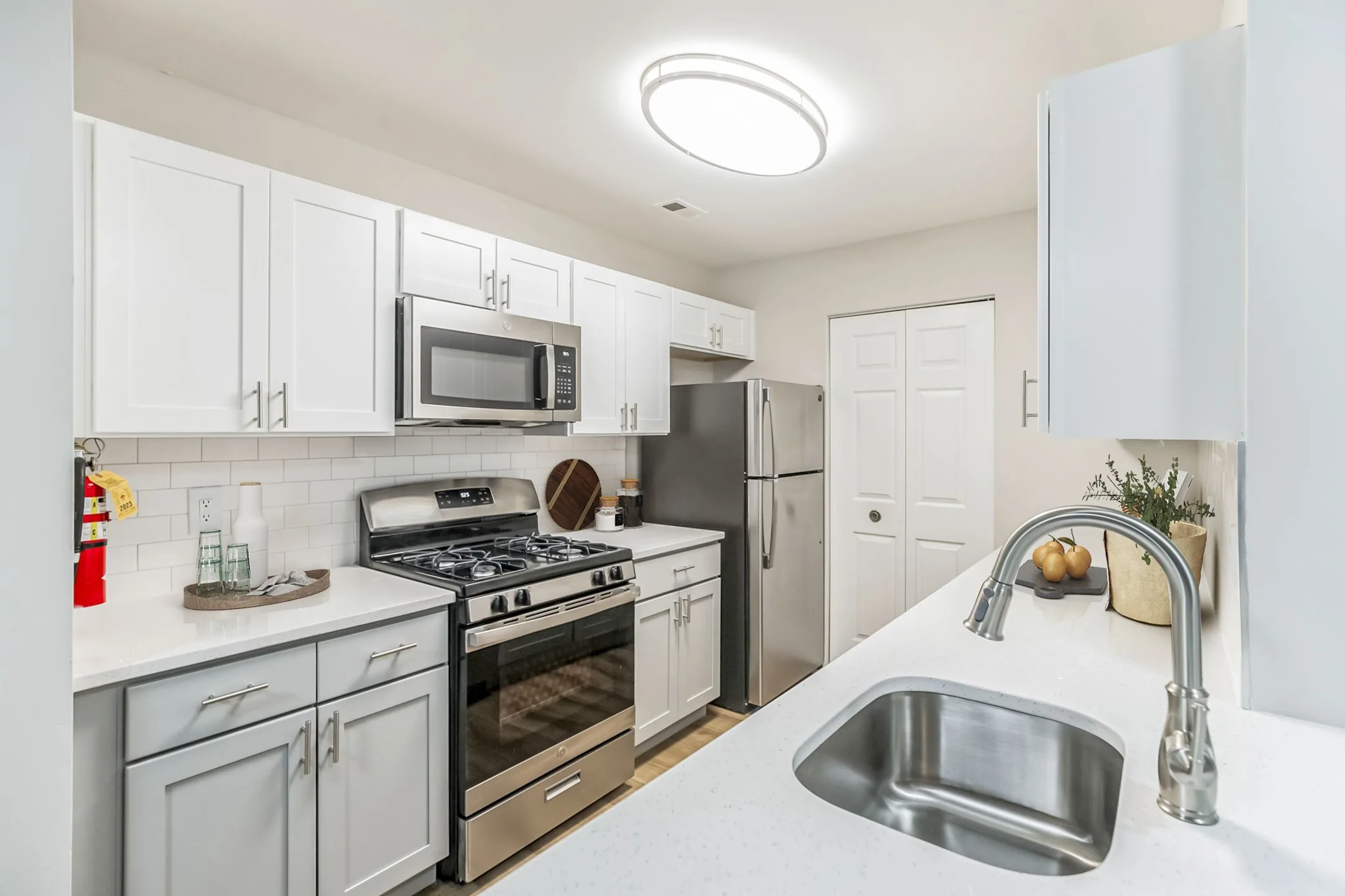 Kitchen - Eagle Rock Apartments at Freehold - Freehold, NJ