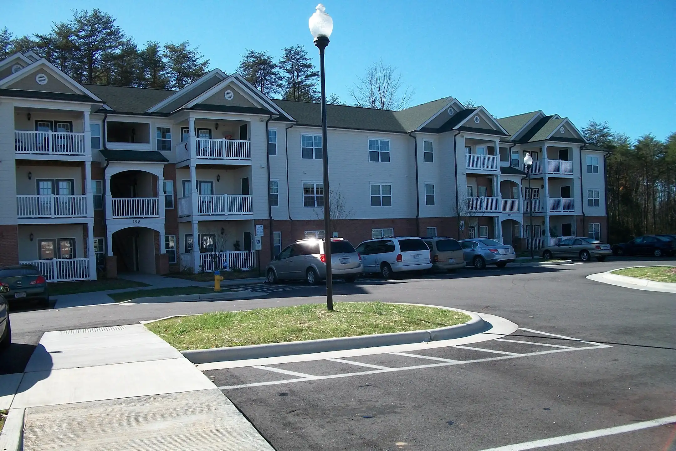 Rowan Pointe 109 Willhaven Drive Mocksville, NC Apartments for Rent
