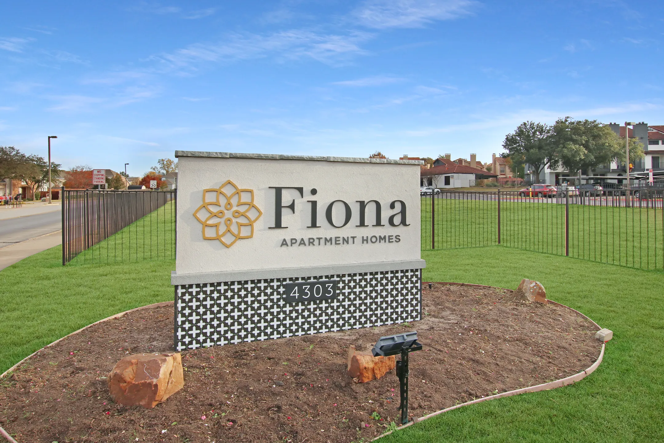 Community Signage - Fiona Apartment Homes - Irving, TX