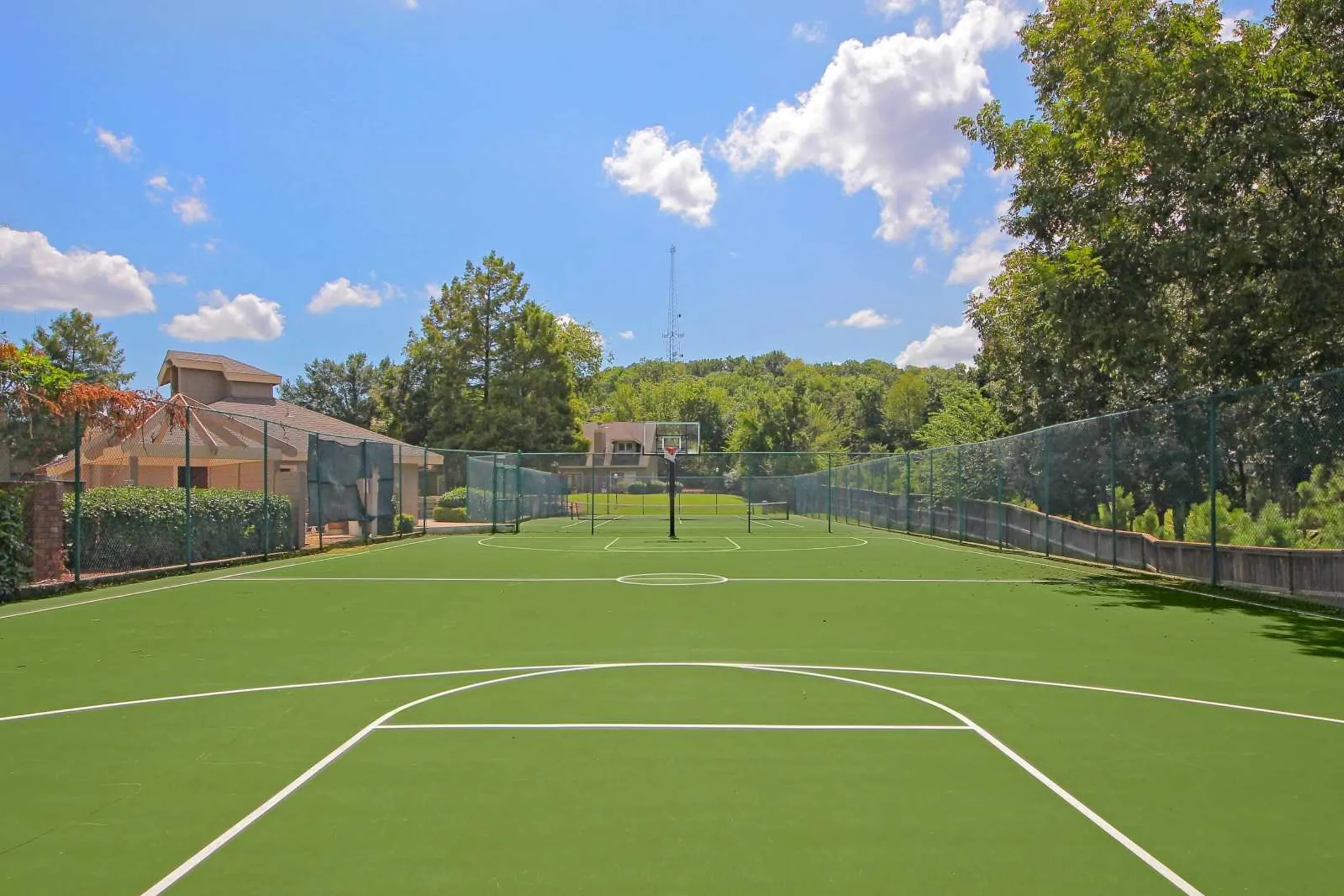 Basketball Court - Sheridan Pond Apartments And Guest Suites - Tulsa, OK