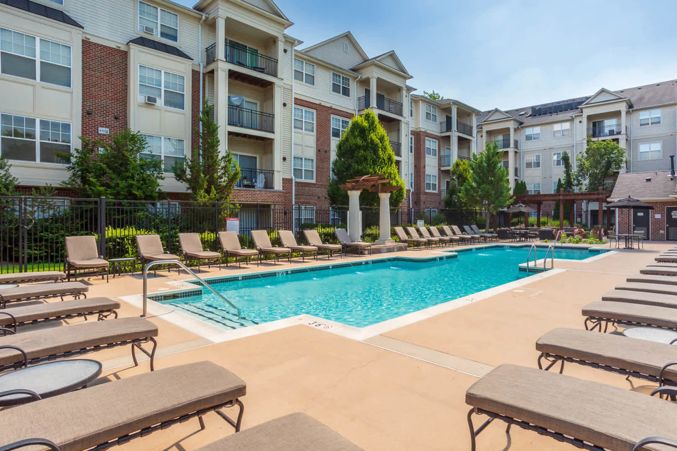 Fairchase Apartments - Fairfax, VA 22030